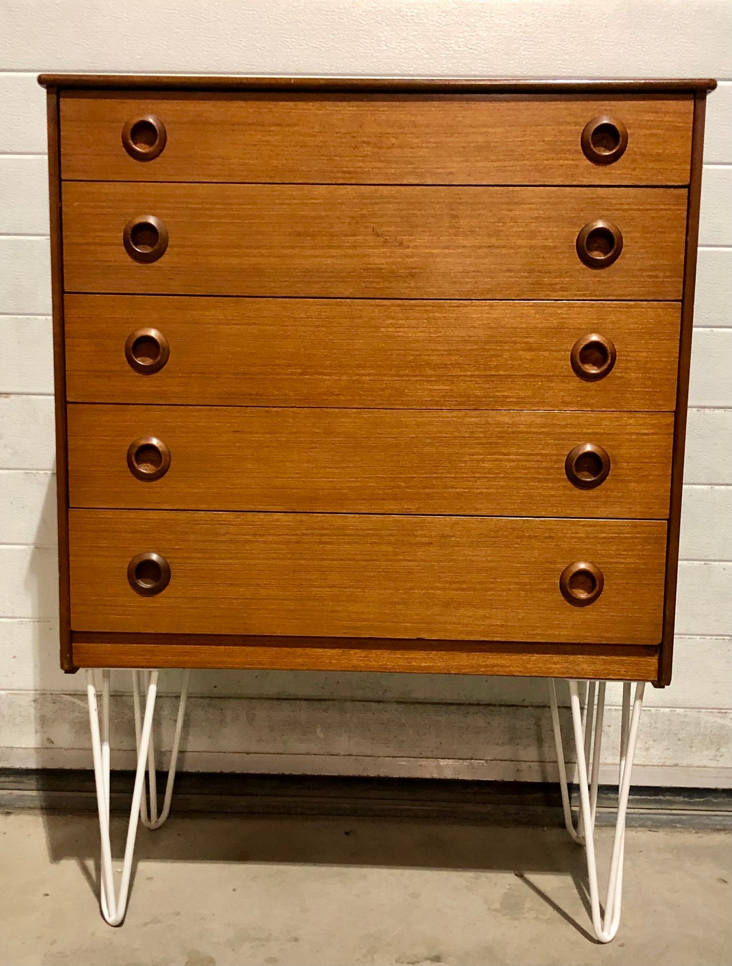 000705....Handsome Retro Teak Chest Of Drawers