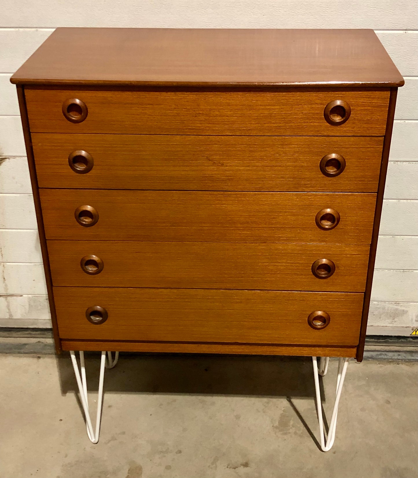 000705....Handsome Retro Teak Chest Of Drawers
