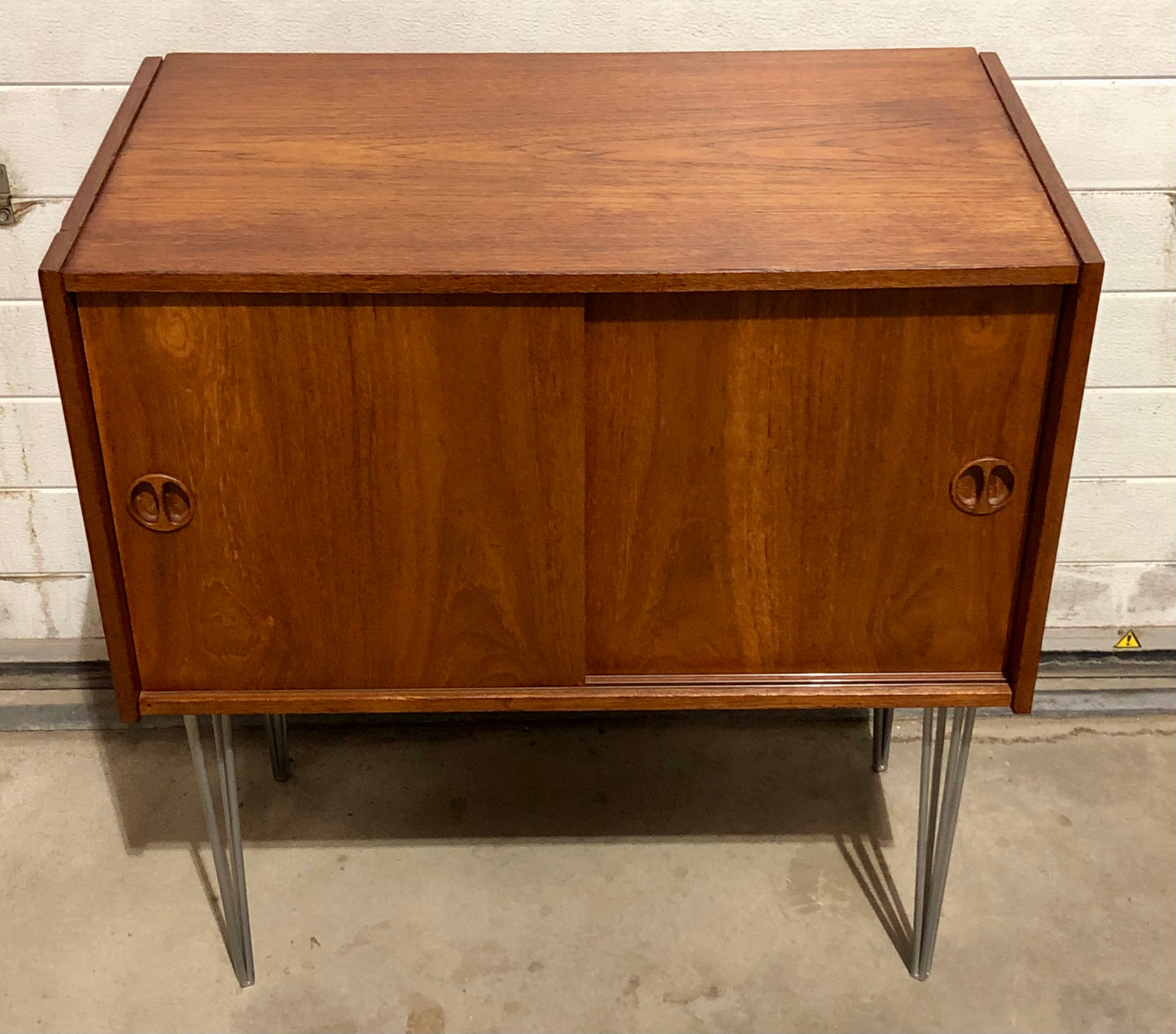 000687....Retro Teak Drinks Cabinet