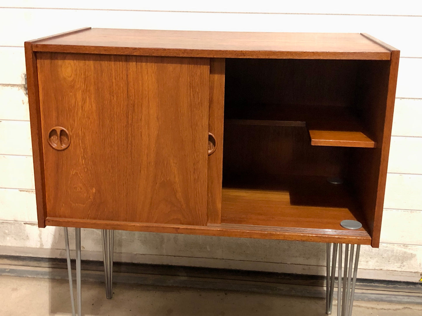 000687....Retro Teak Drinks Cabinet