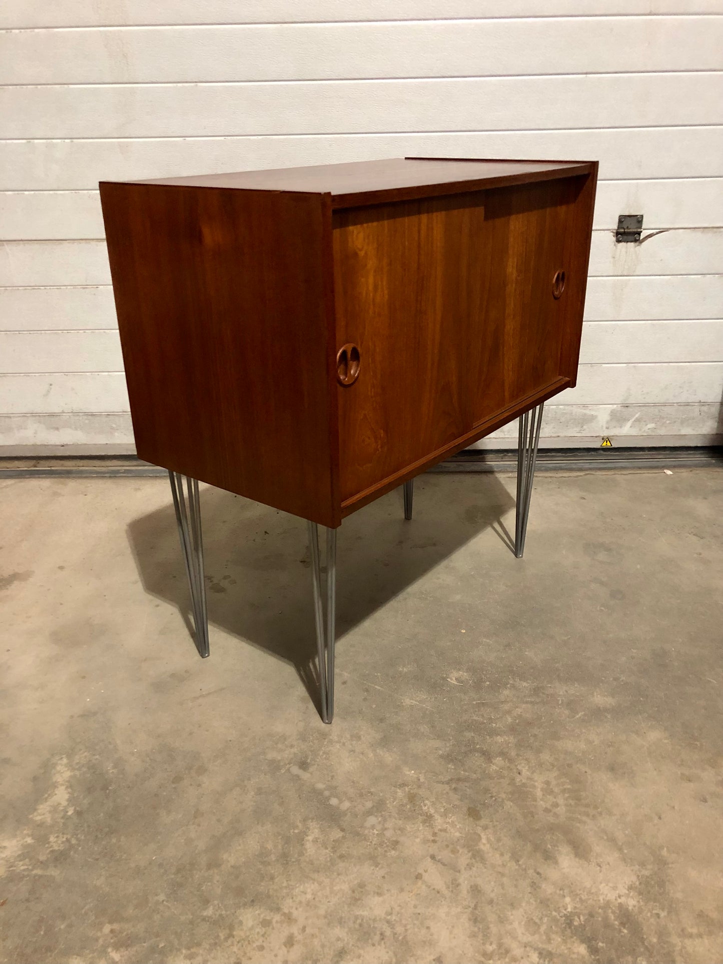 000687....Retro Teak Drinks Cabinet
