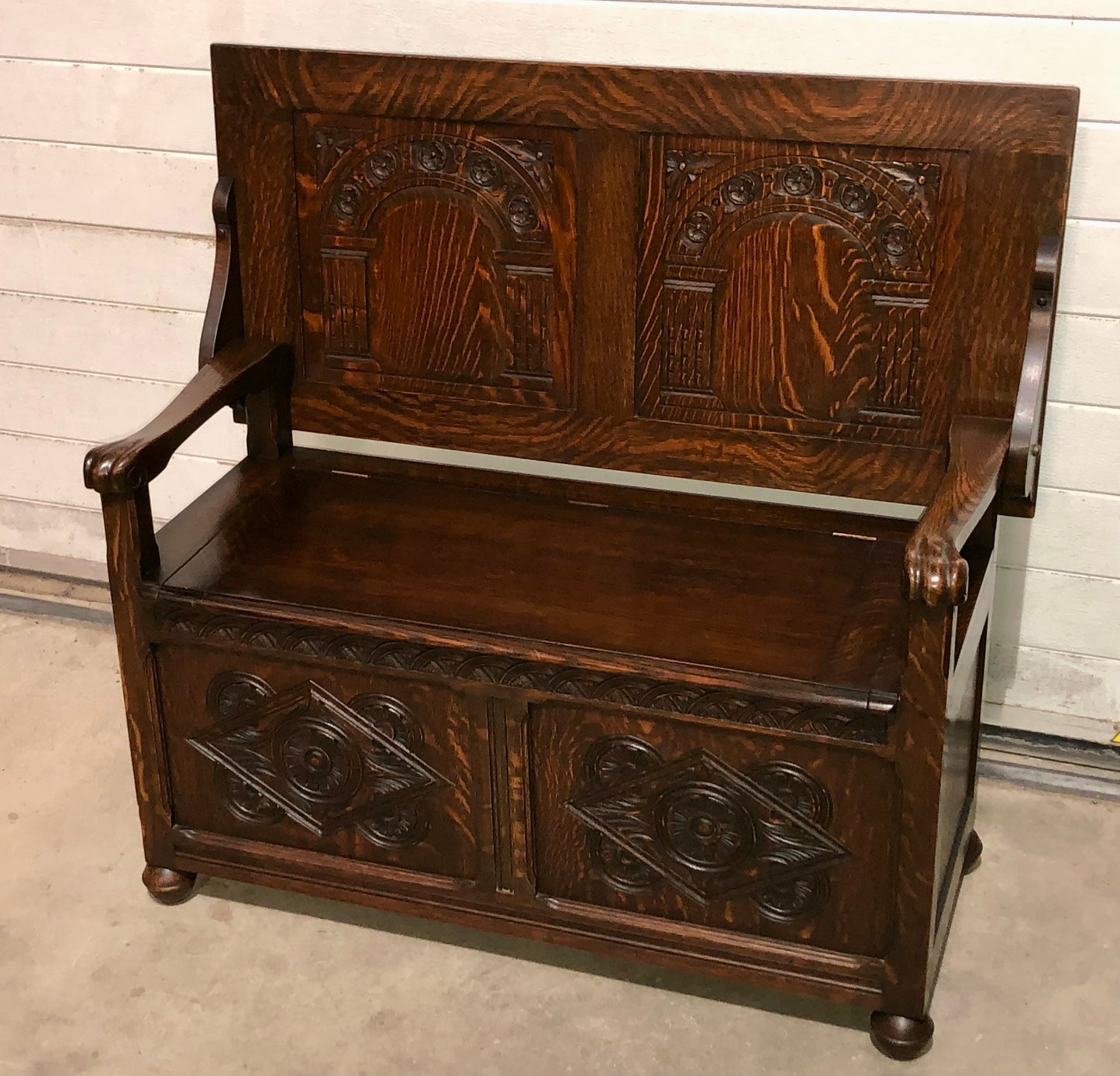 000699....Handsome Carved Oak Monks Bench / Hall Seat ( sold )