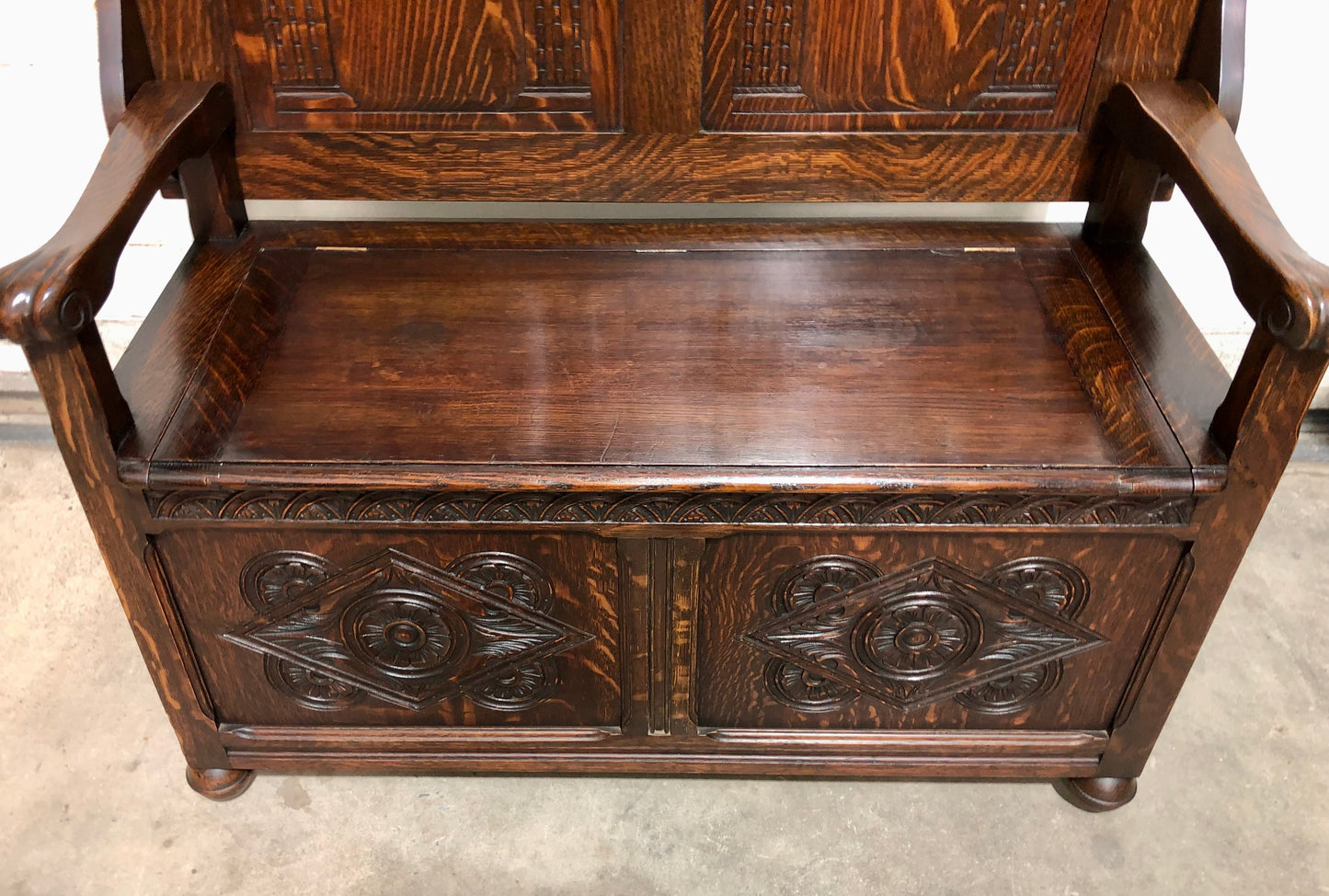 000699....Handsome Carved Oak Monks Bench / Hall Seat ( sold )