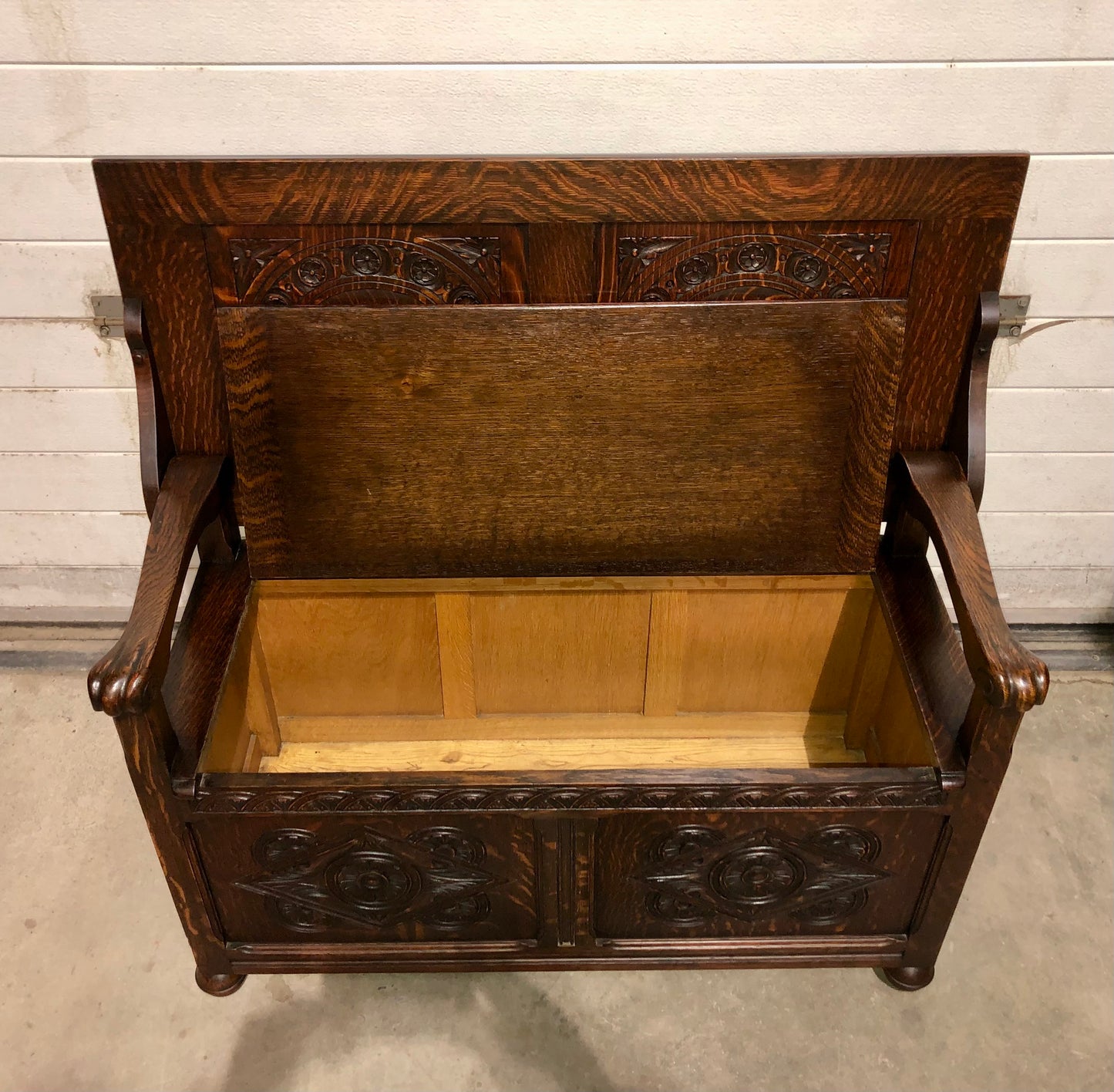 000699....Handsome Carved Oak Monks Bench / Hall Seat ( sold )