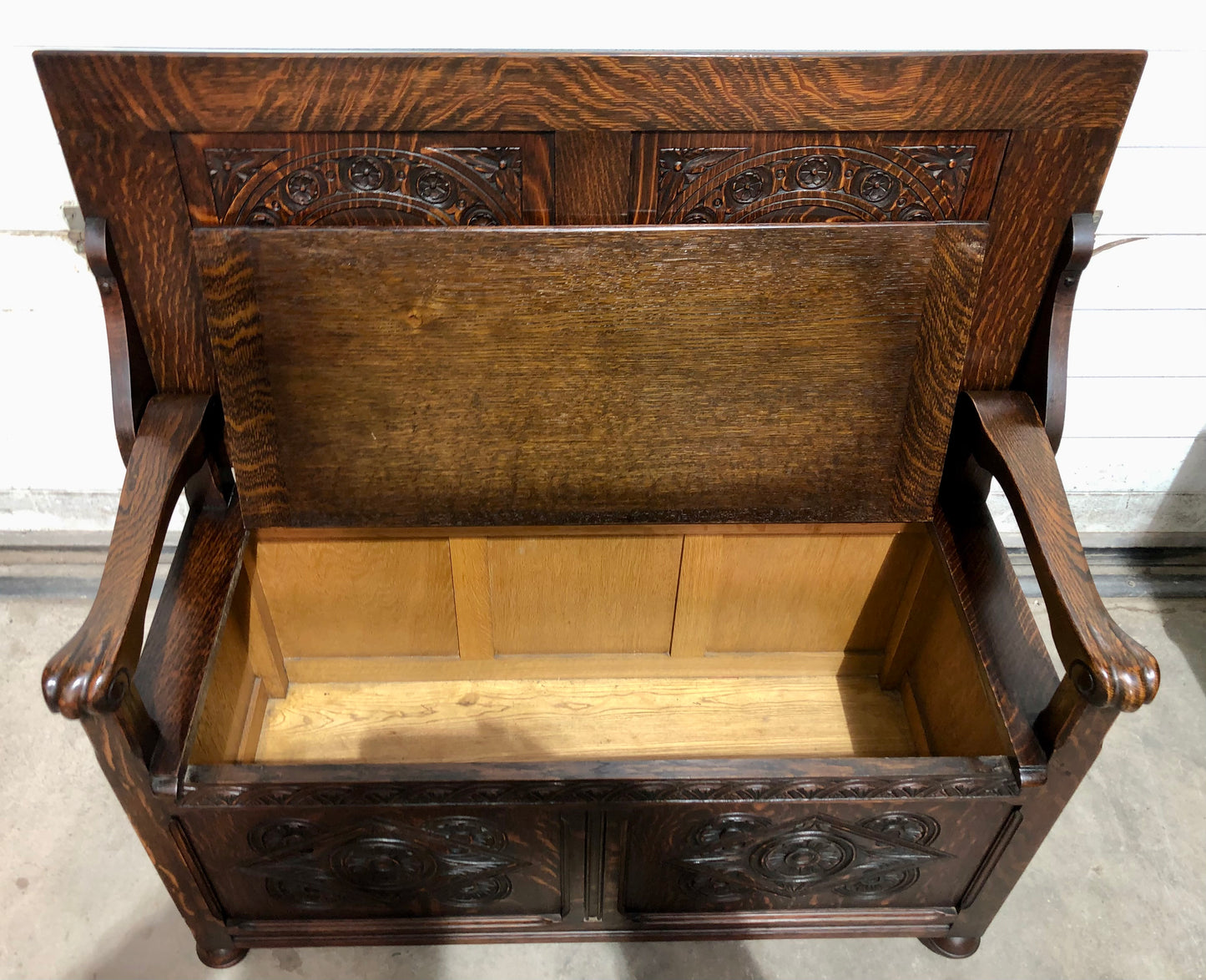 000699....Handsome Carved Oak Monks Bench / Hall Seat ( sold )