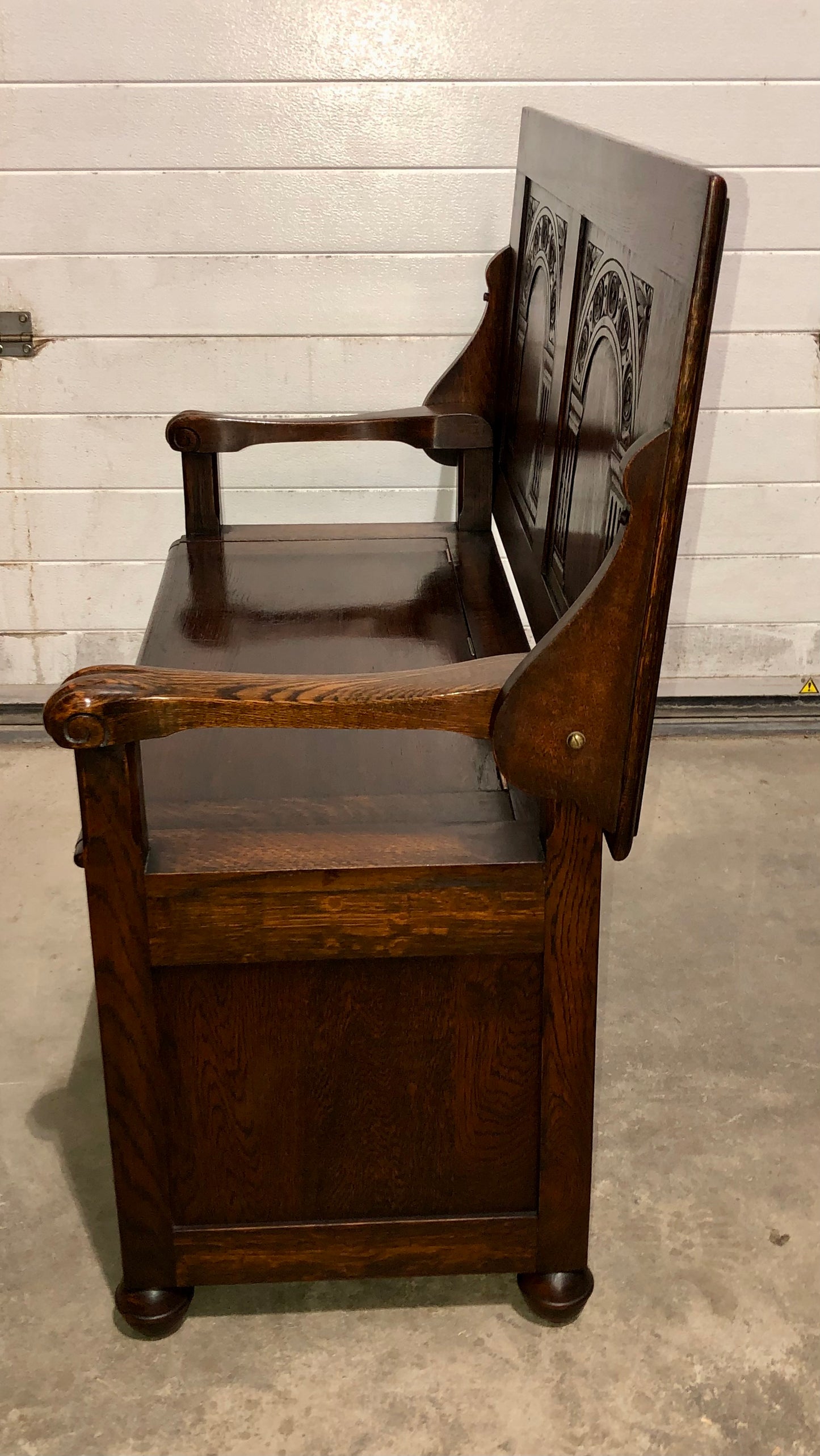 000699....Handsome Carved Oak Monks Bench / Hall Seat ( sold )