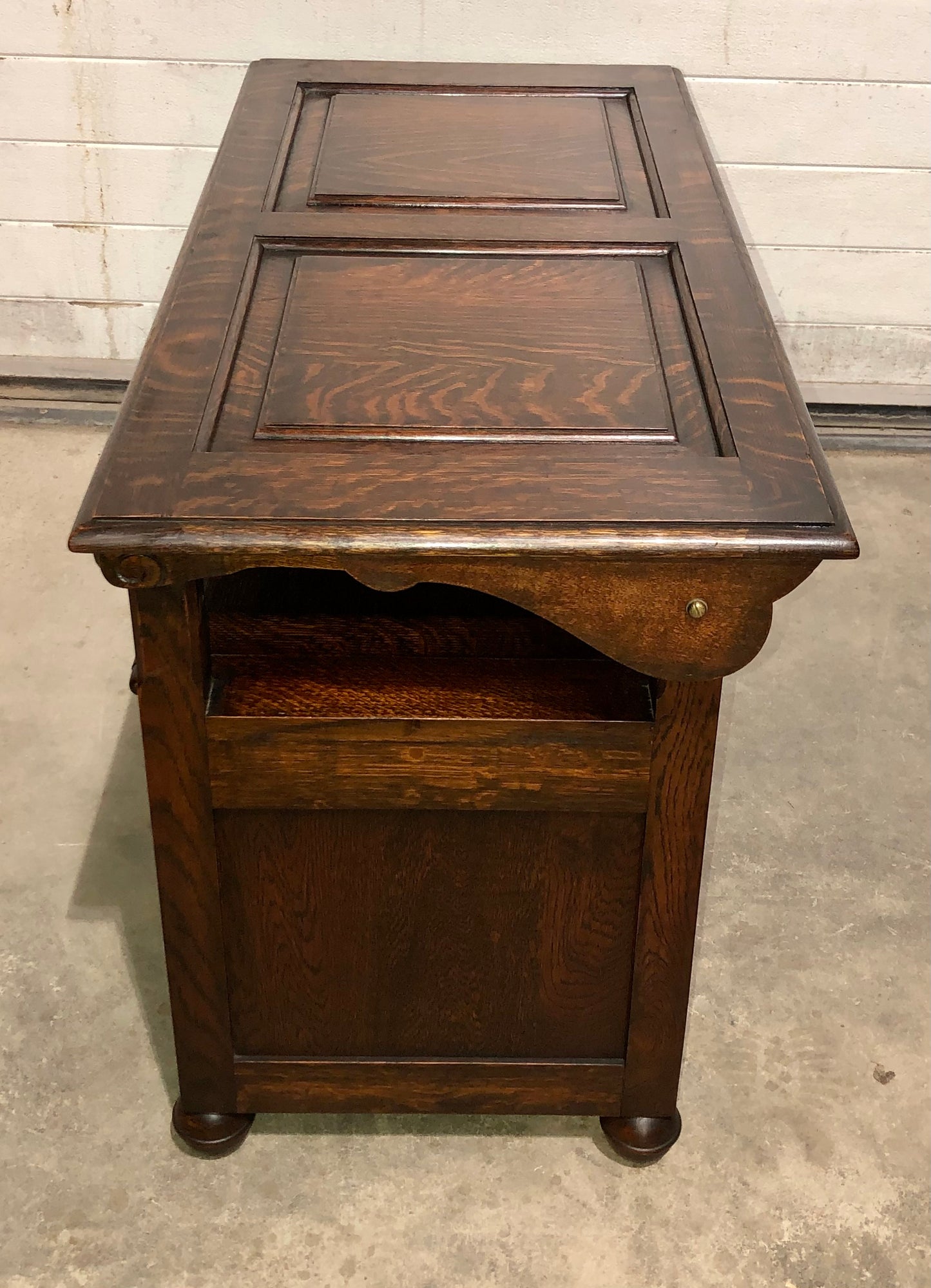 000699....Handsome Carved Oak Monks Bench / Hall Seat ( sold )