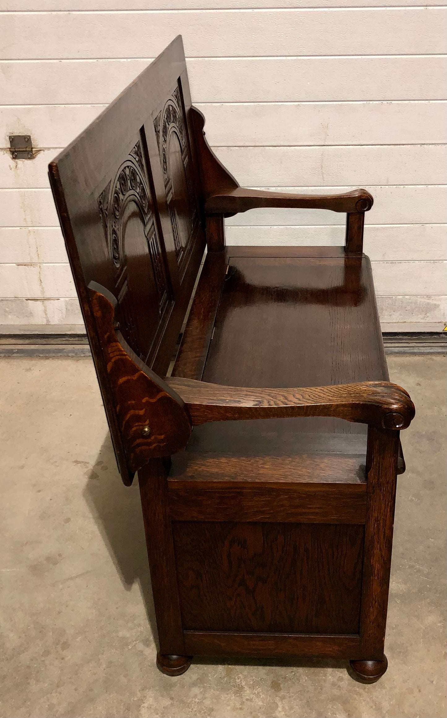 000699....Handsome Carved Oak Monks Bench / Hall Seat ( sold )