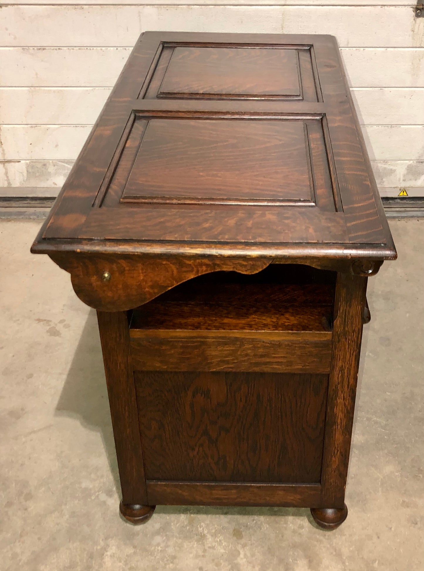 000699....Handsome Carved Oak Monks Bench / Hall Seat ( sold )
