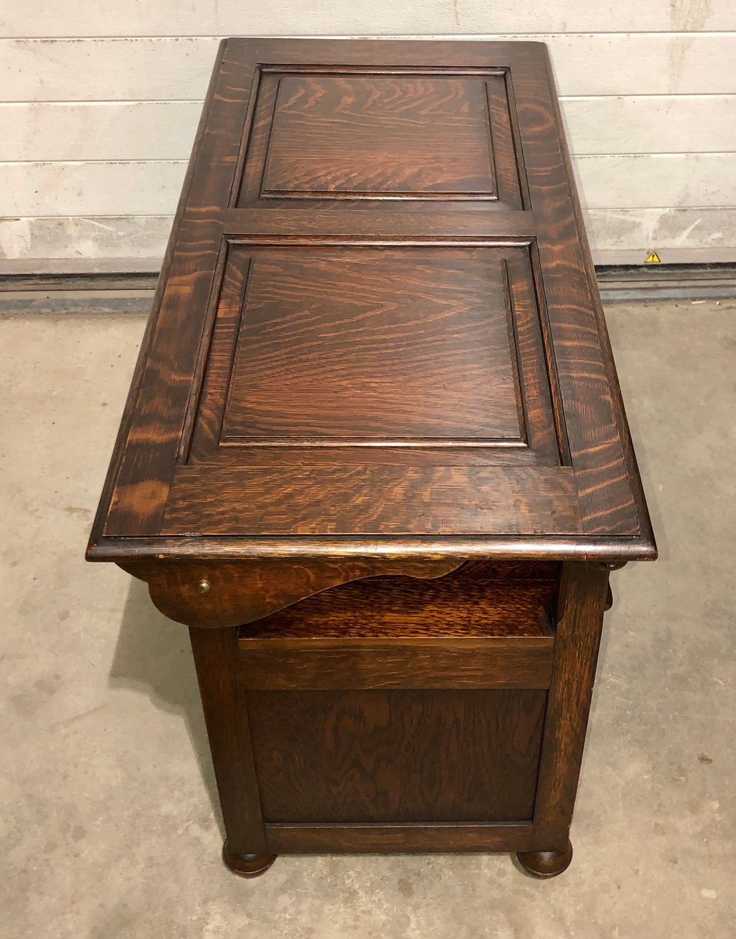000699....Handsome Carved Oak Monks Bench / Hall Seat ( sold )