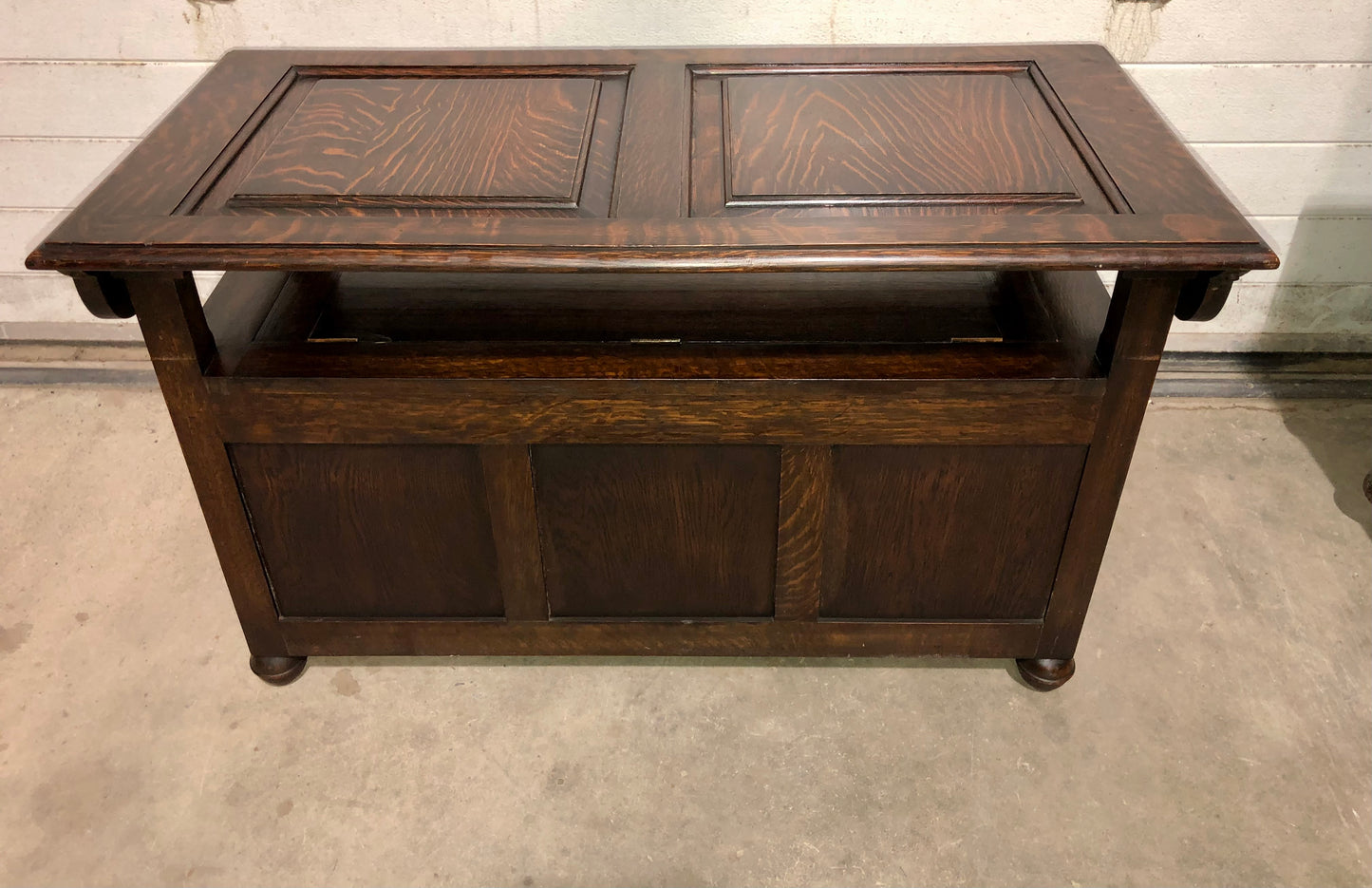 000699....Handsome Carved Oak Monks Bench / Hall Seat ( sold )