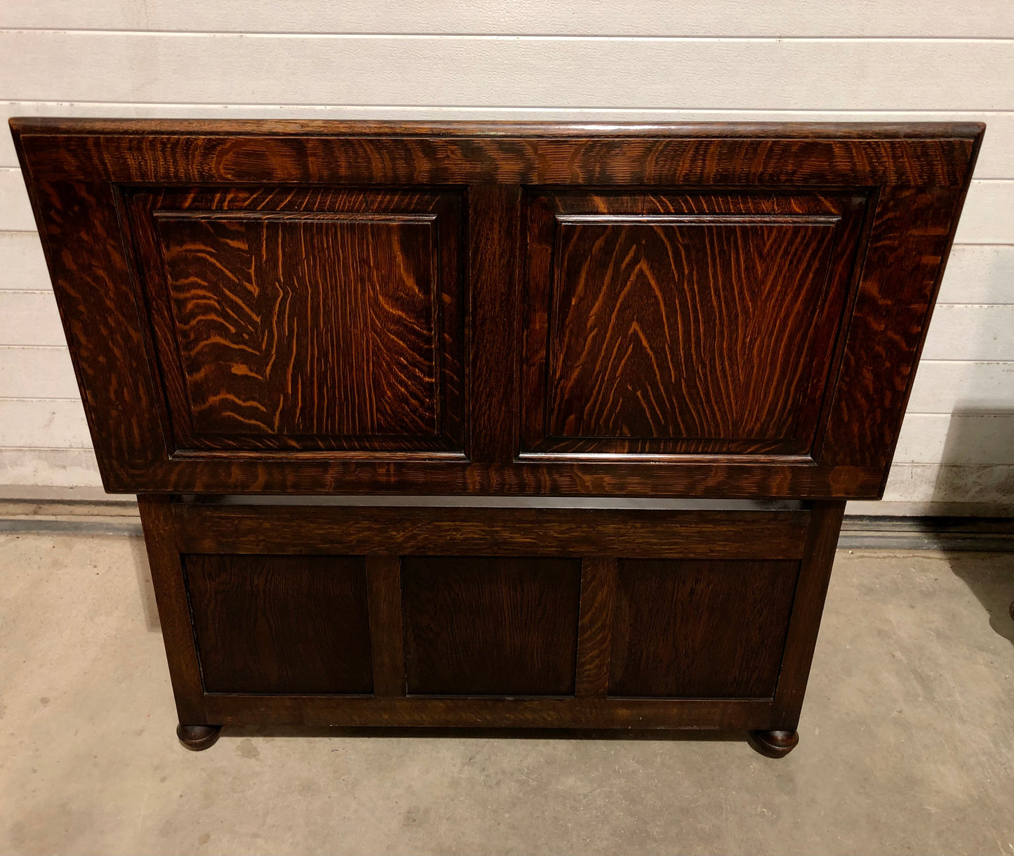 000699....Handsome Carved Oak Monks Bench / Hall Seat ( sold )
