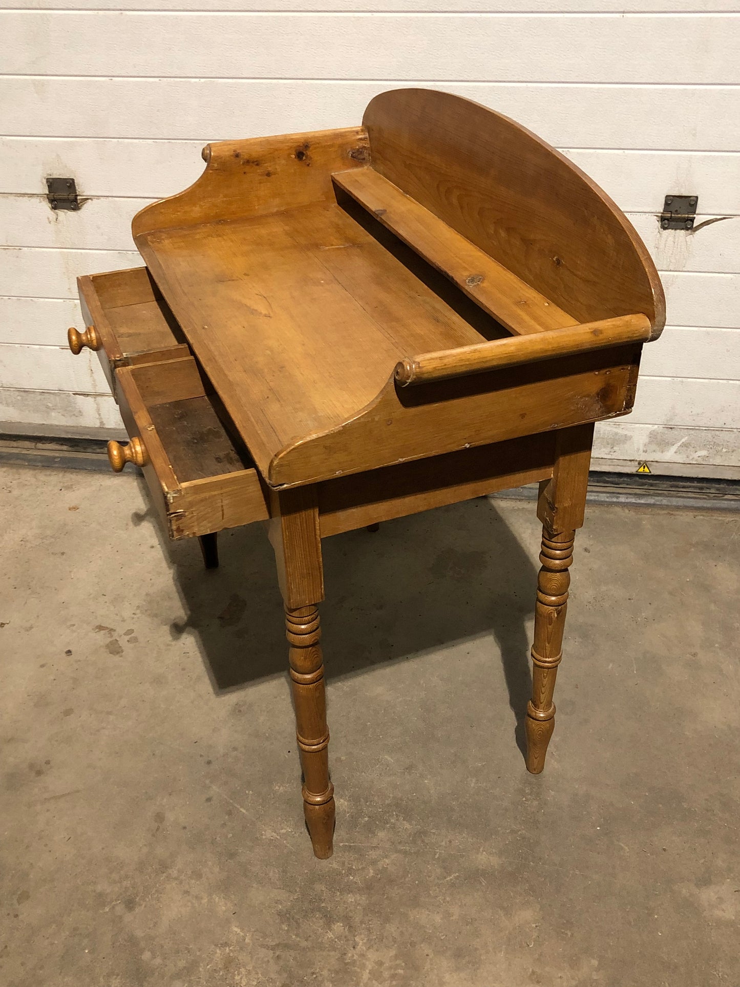 000694....Handsome Antique Pine Washstand / Desk
