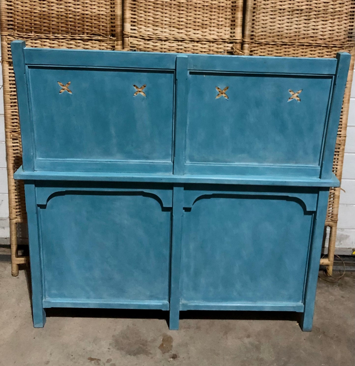 000692....Handsome Vintage Arts And Crafts Style Bench / Hall Seat ( sold )