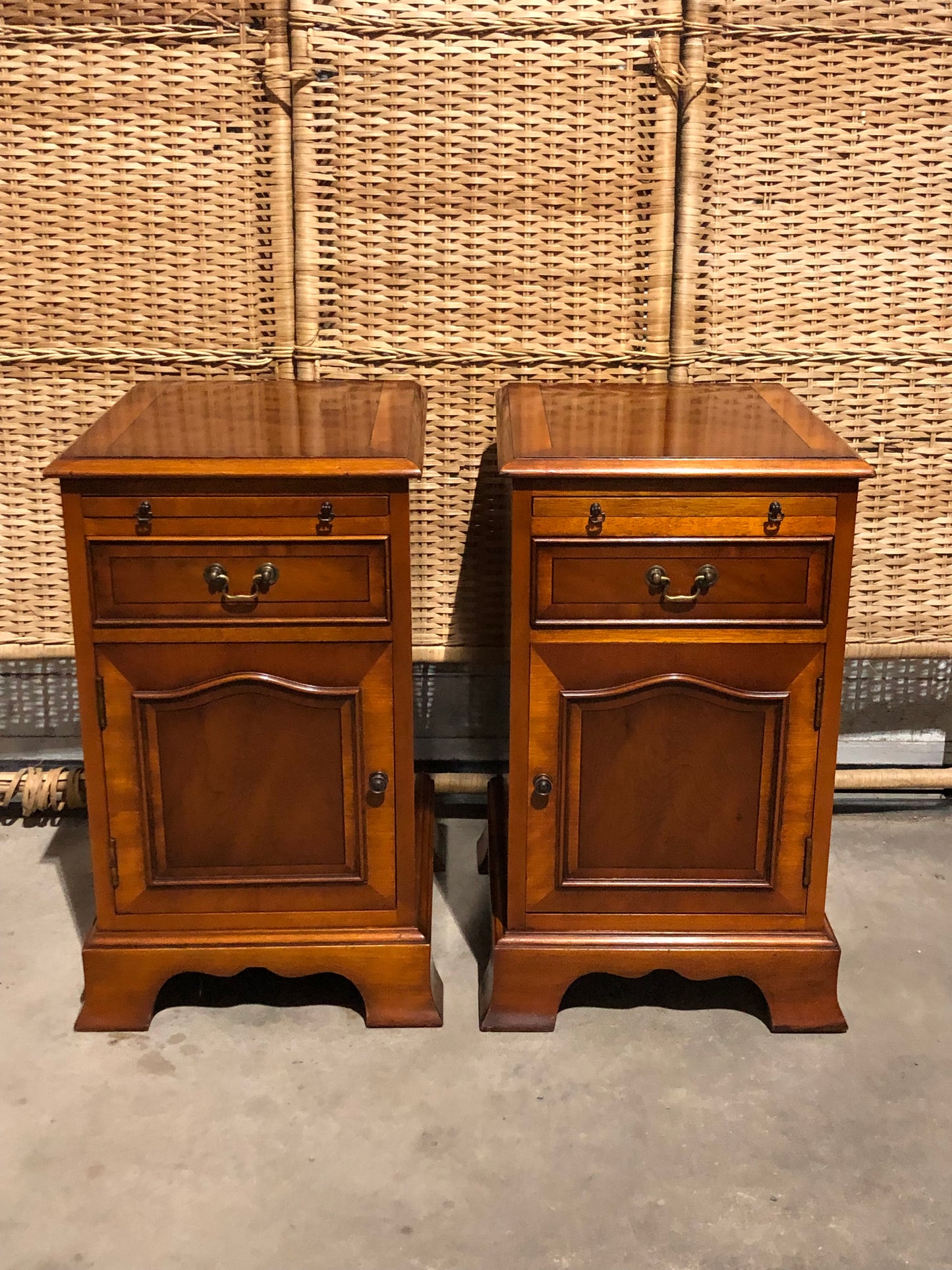 000690....Handsome Pair Of Vintage Yew Bedside Tables / Lamp Tables