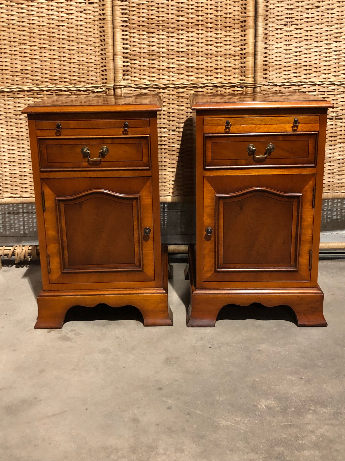000690....Handsome Pair Of Vintage Yew Bedside Tables / Lamp Tables