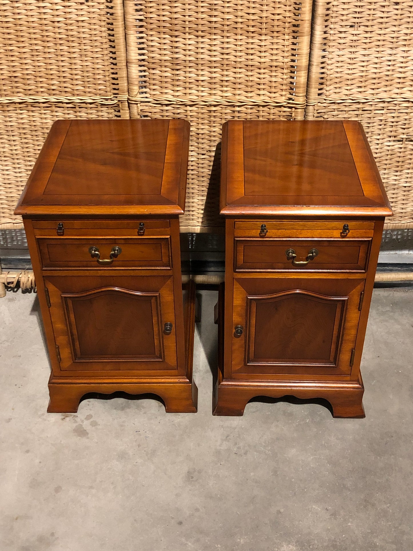 000690....Handsome Pair Of Vintage Yew Bedside Tables / Lamp Tables