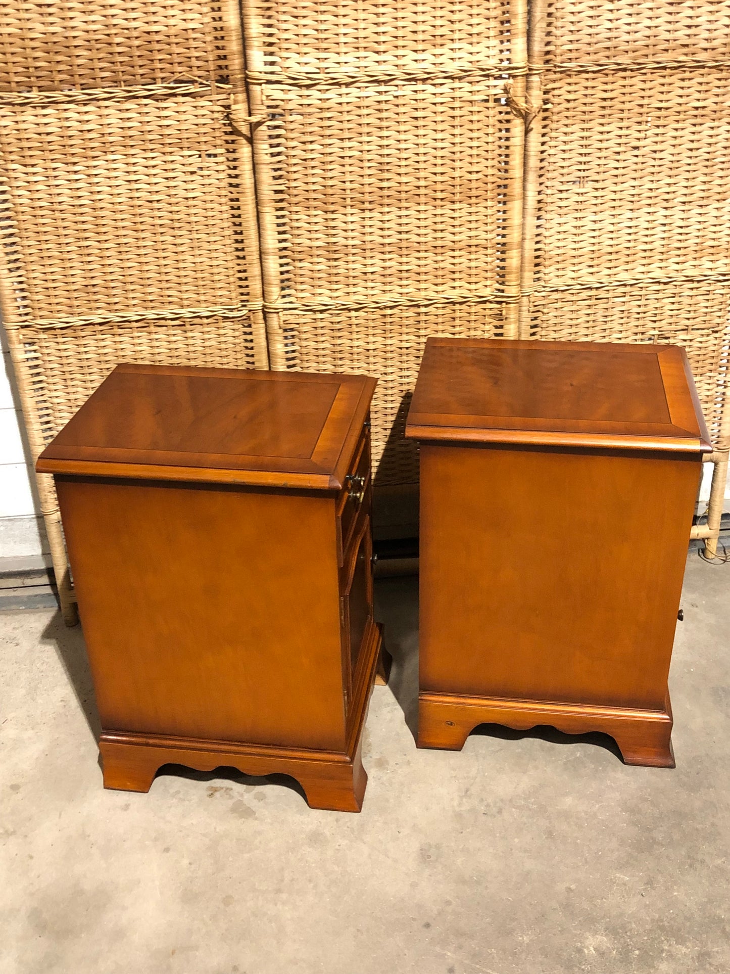 000690....Handsome Pair Of Vintage Yew Bedside Tables / Lamp Tables