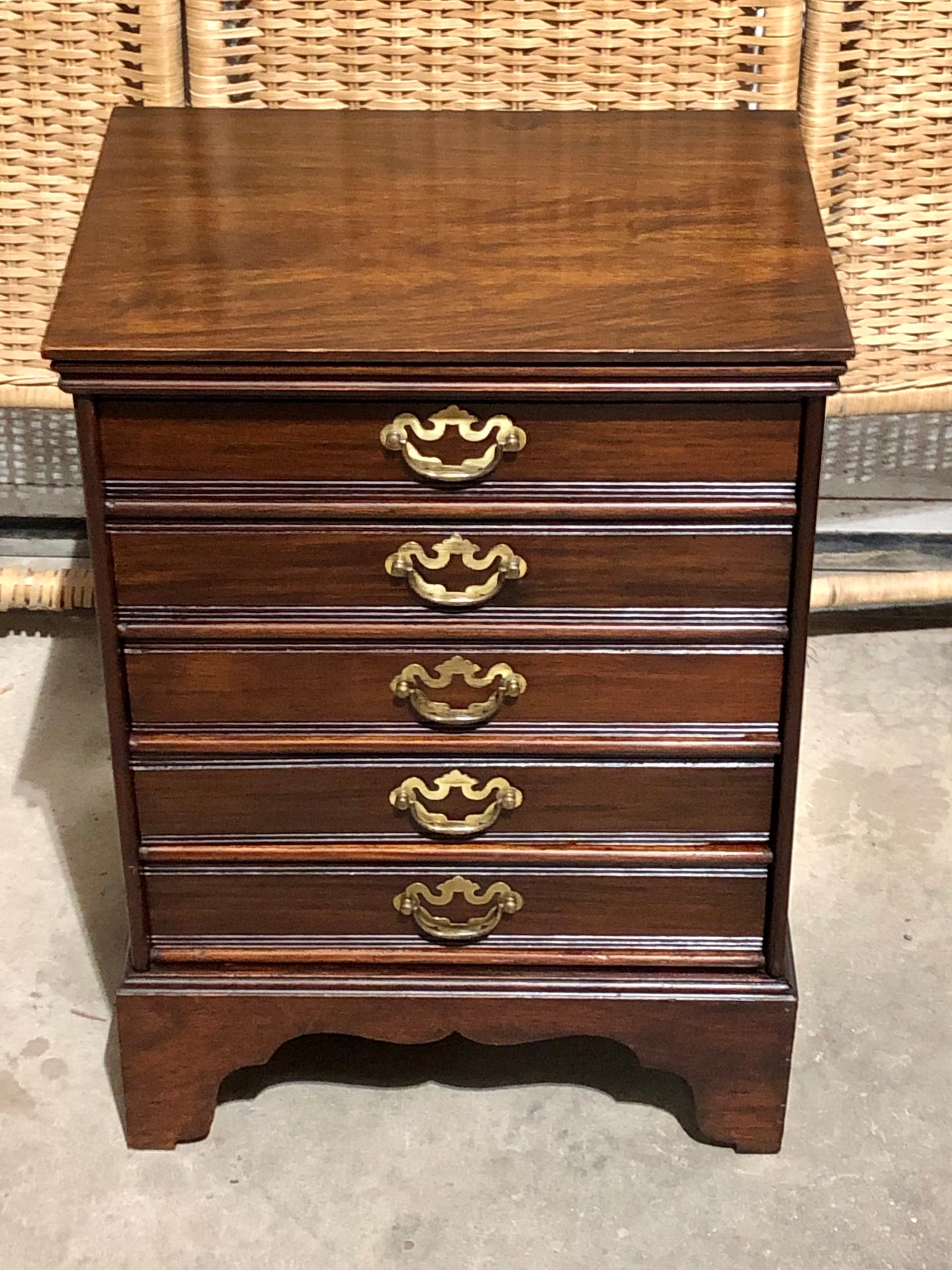 000689.... Handsome Antique Dwarf Music Cabinet / Small Music Ches