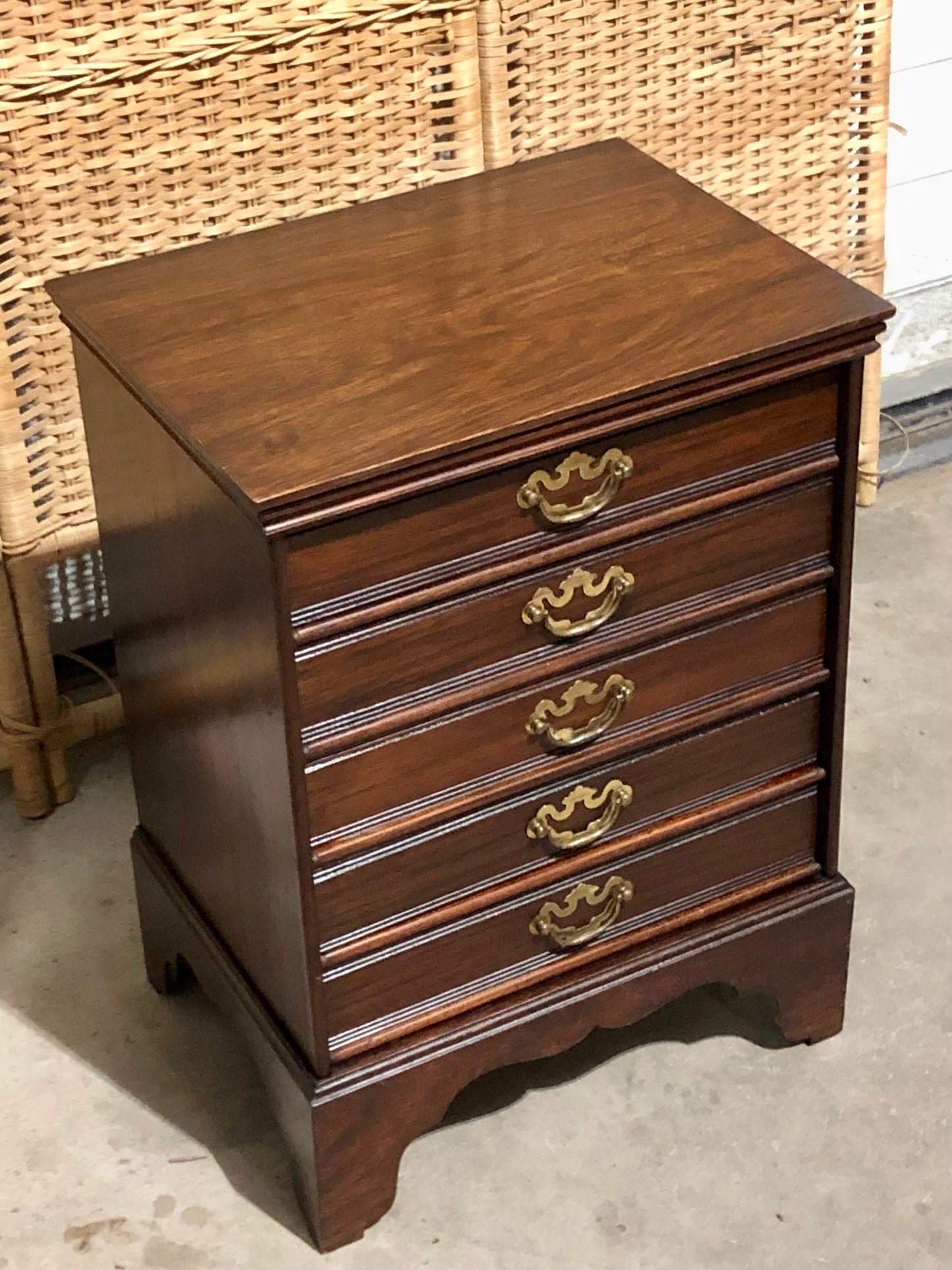 000689.... Handsome Antique Dwarf Music Cabinet / Small Music Ches