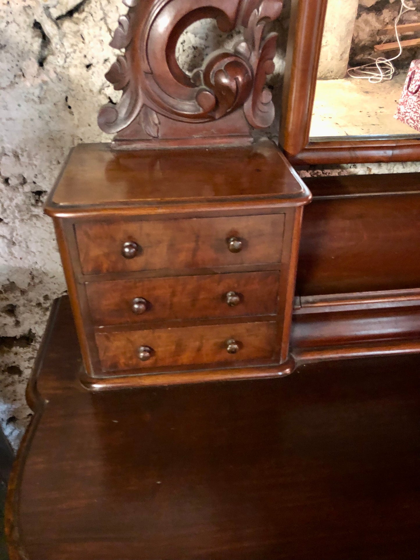 000527....Handsome Antique Mahogany Duchess Dessing Table.