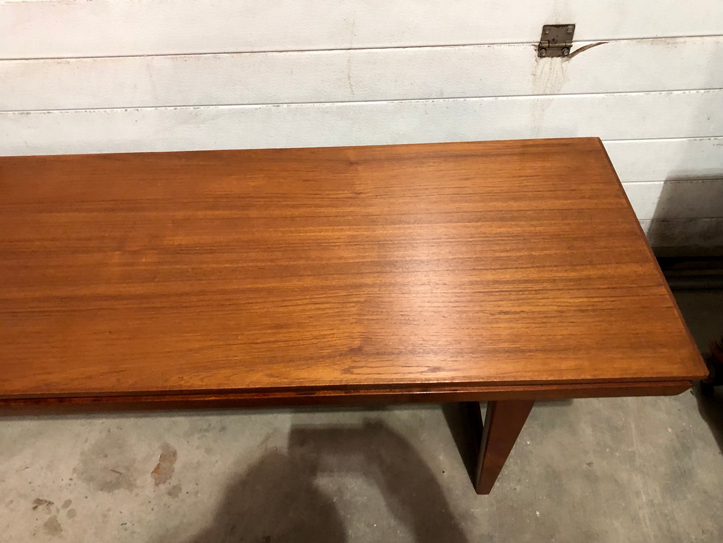 000686....Handsome Large Retro Teak Extending Coffee Table