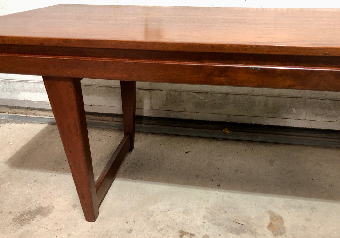 000686....Handsome Large Retro Teak Extending Coffee Table