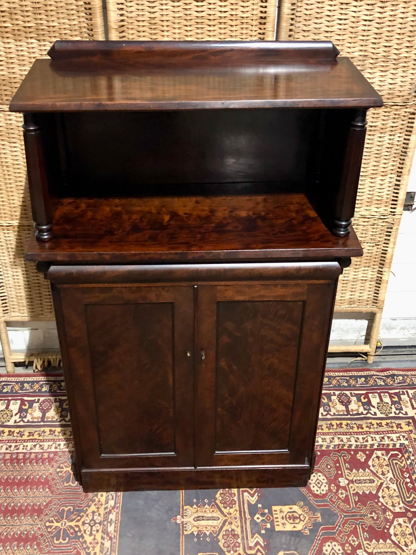 000681....Handsome Antique William IV Mahogany Chiffonier / Buffet
