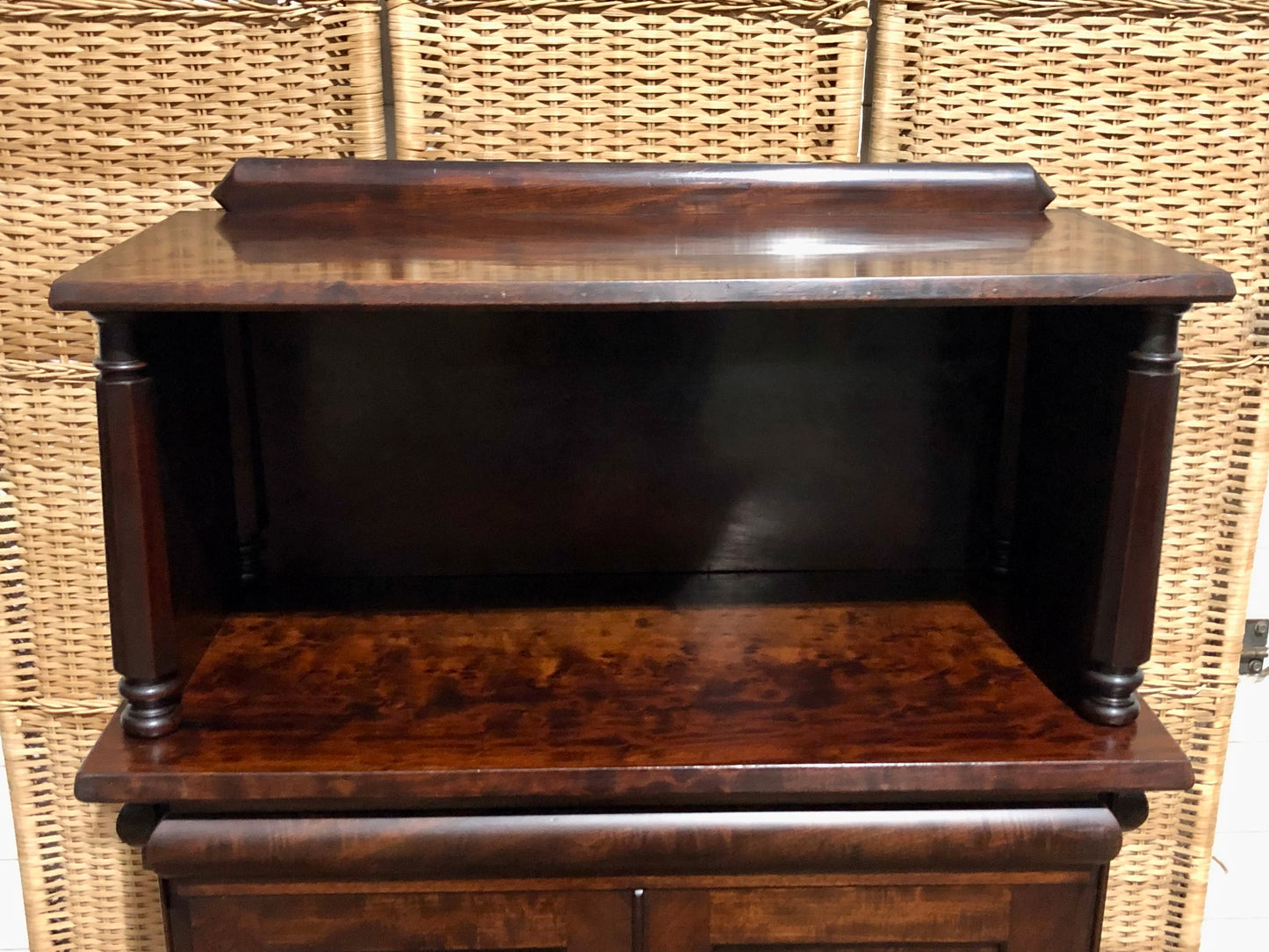000681....Handsome Antique William IV Mahogany Chiffonier / Buffet