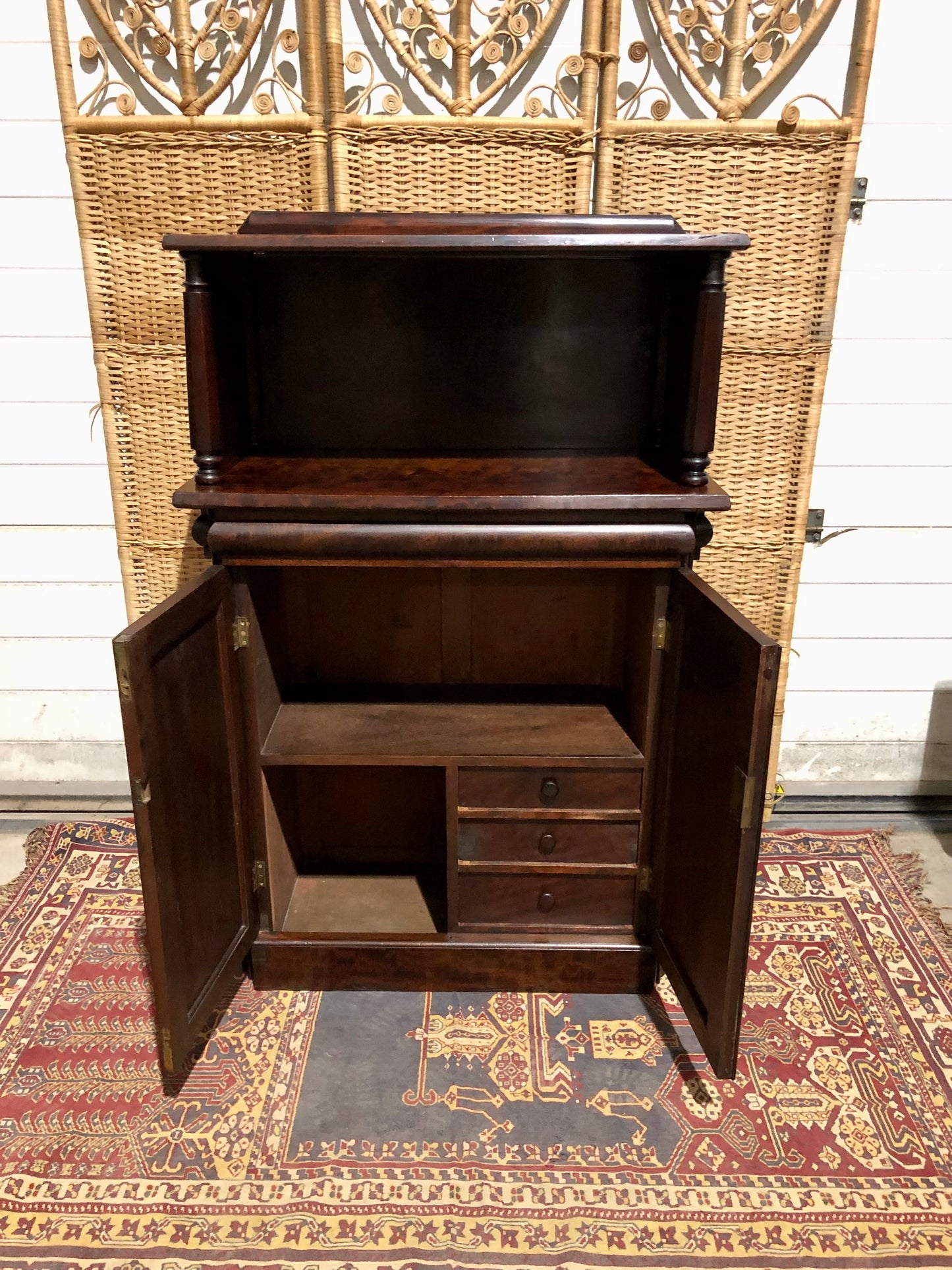 000681....Handsome Antique William IV Mahogany Chiffonier / Buffet