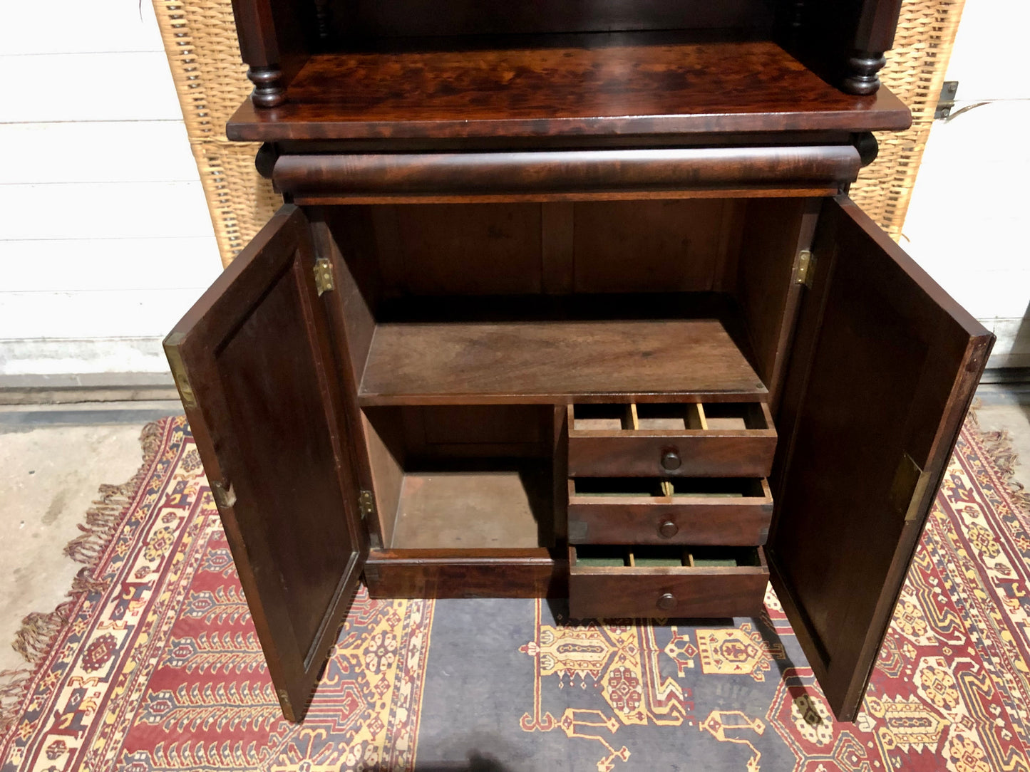000681....Handsome Antique William IV Mahogany Chiffonier / Buffet
