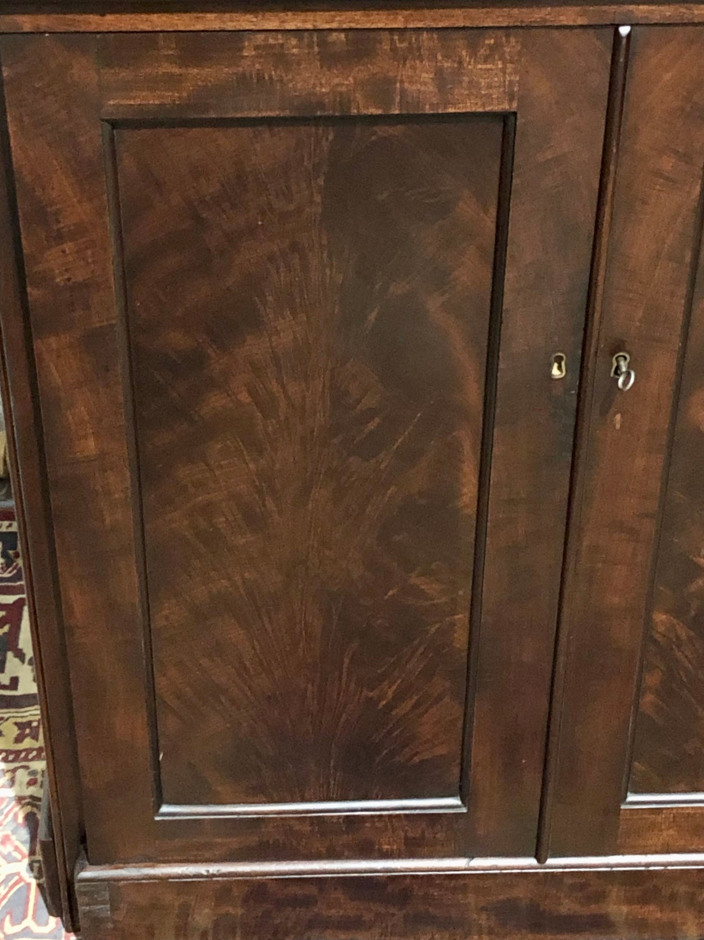 000681....Handsome Antique William IV Mahogany Chiffonier / Buffet