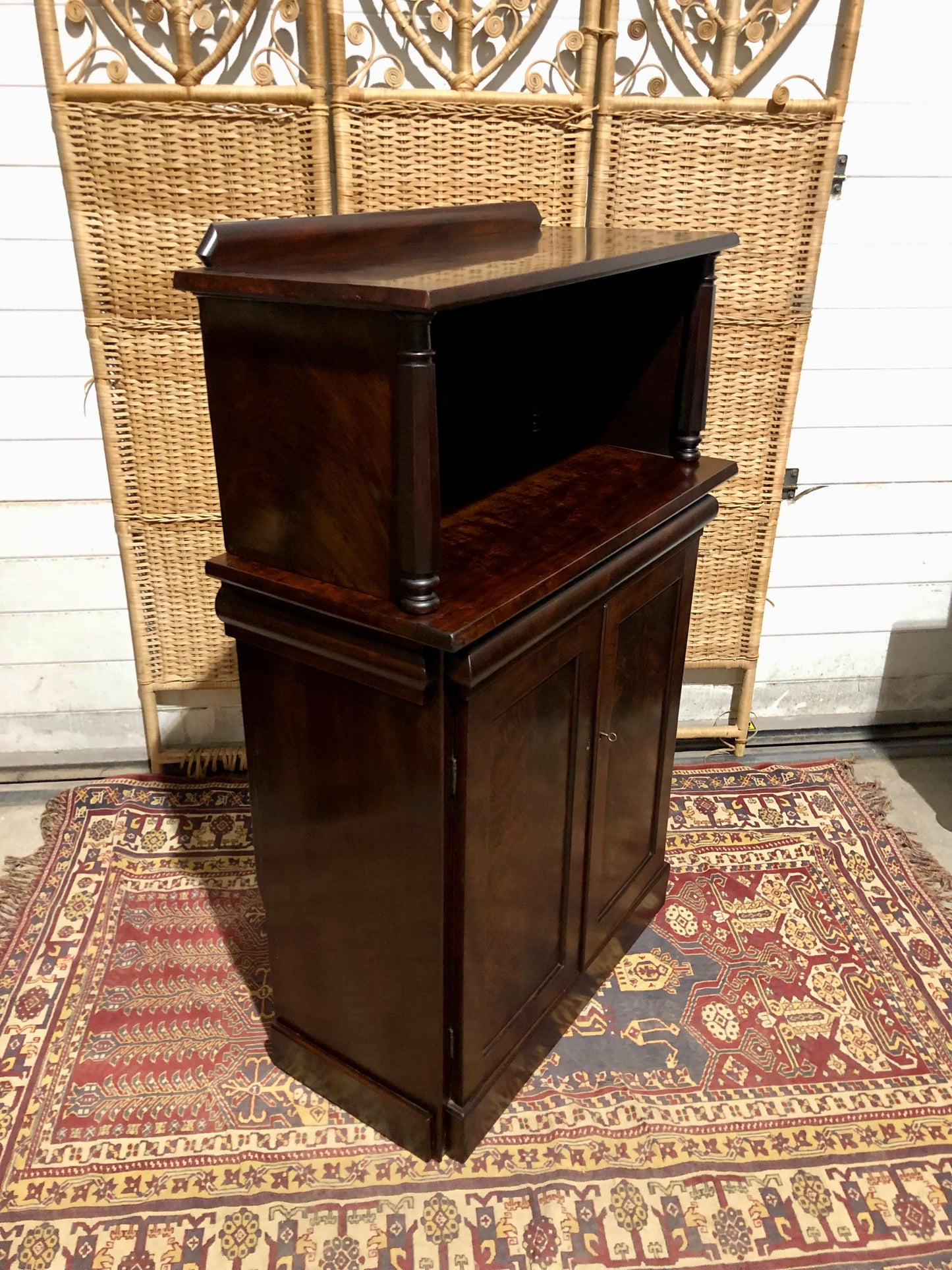 000681....Handsome Antique William IV Mahogany Chiffonier / Buffet