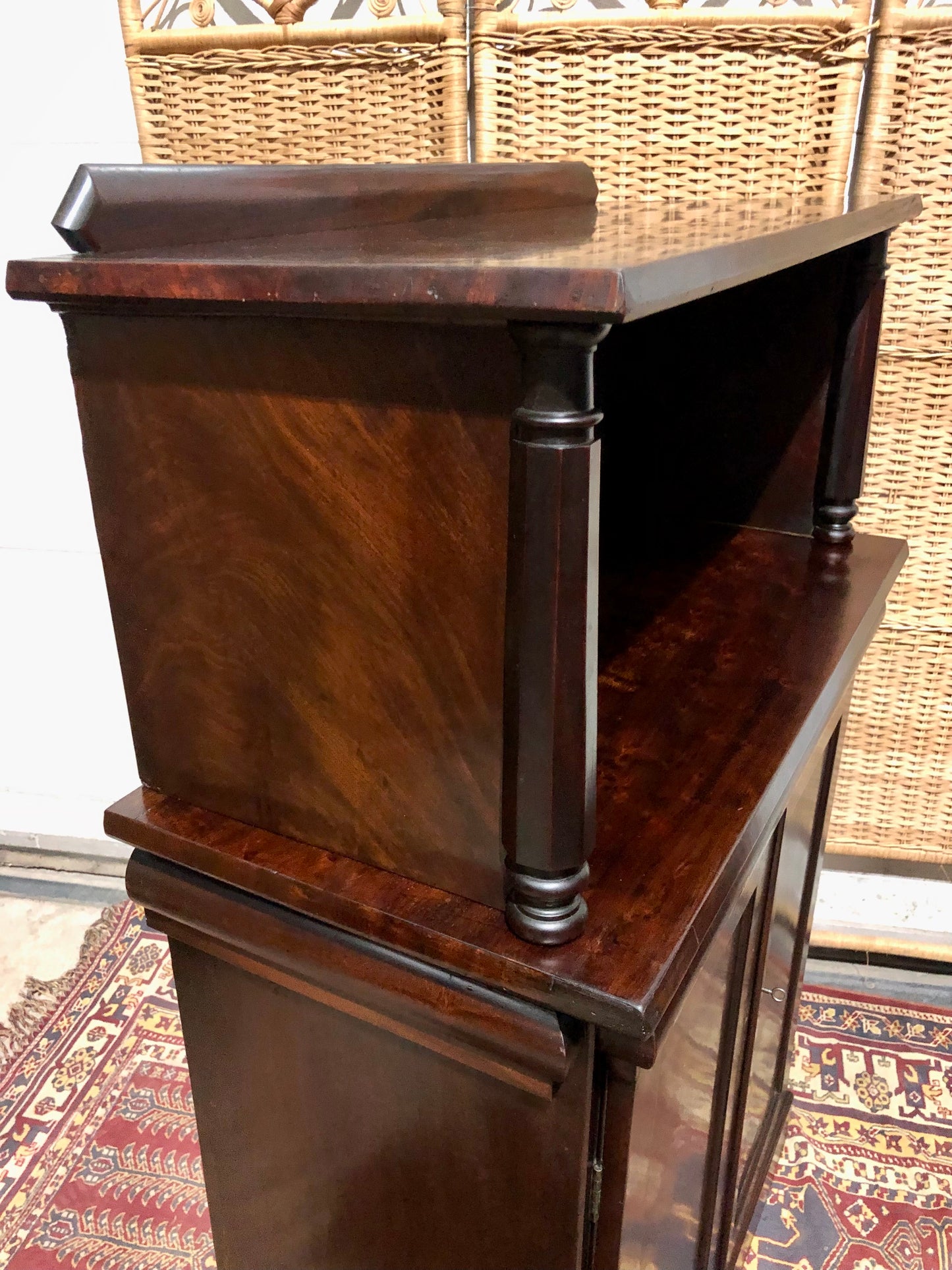 000681....Handsome Antique William IV Mahogany Chiffonier / Buffet