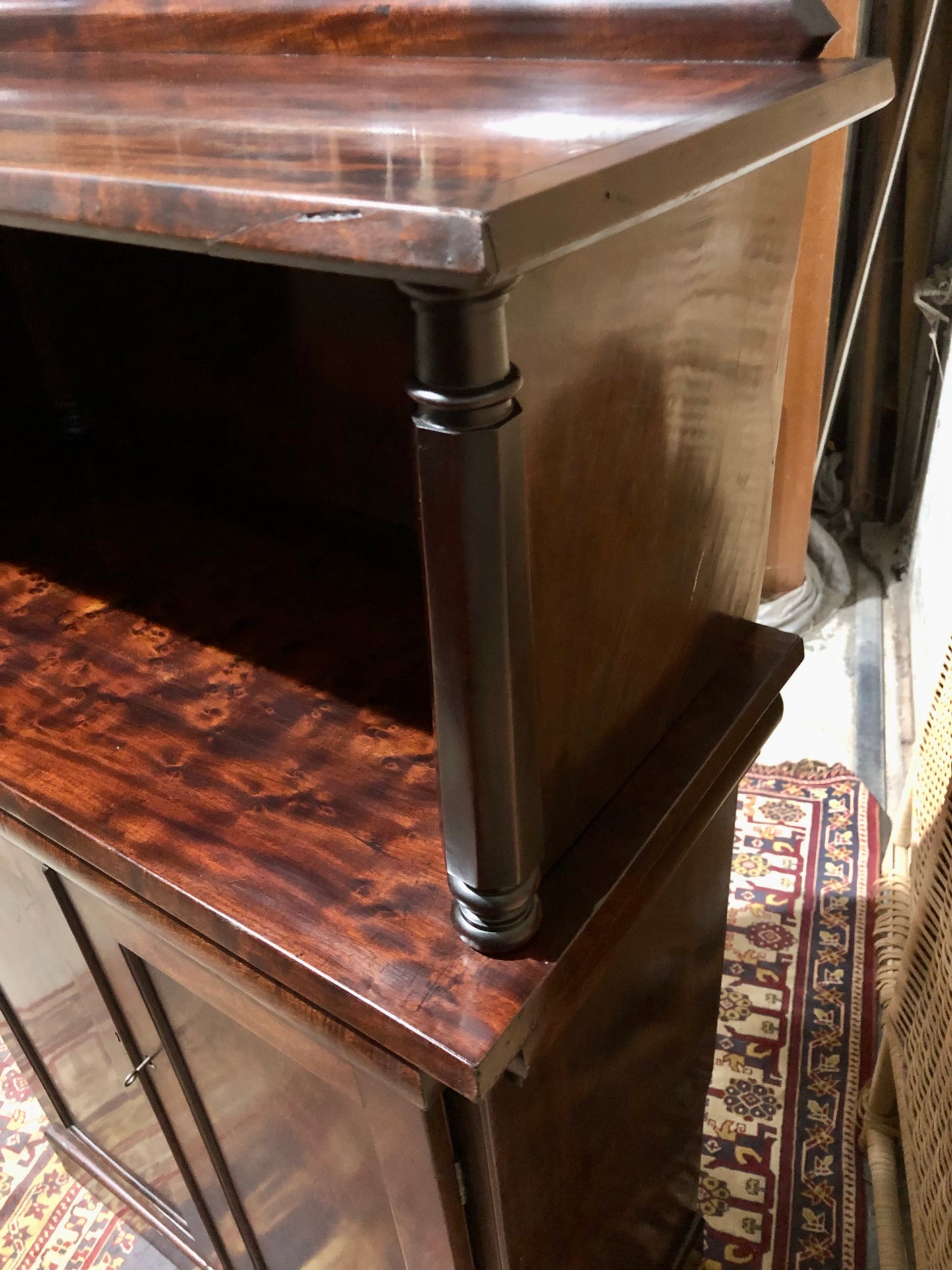000681....Handsome Antique William IV Mahogany Chiffonier / Buffet