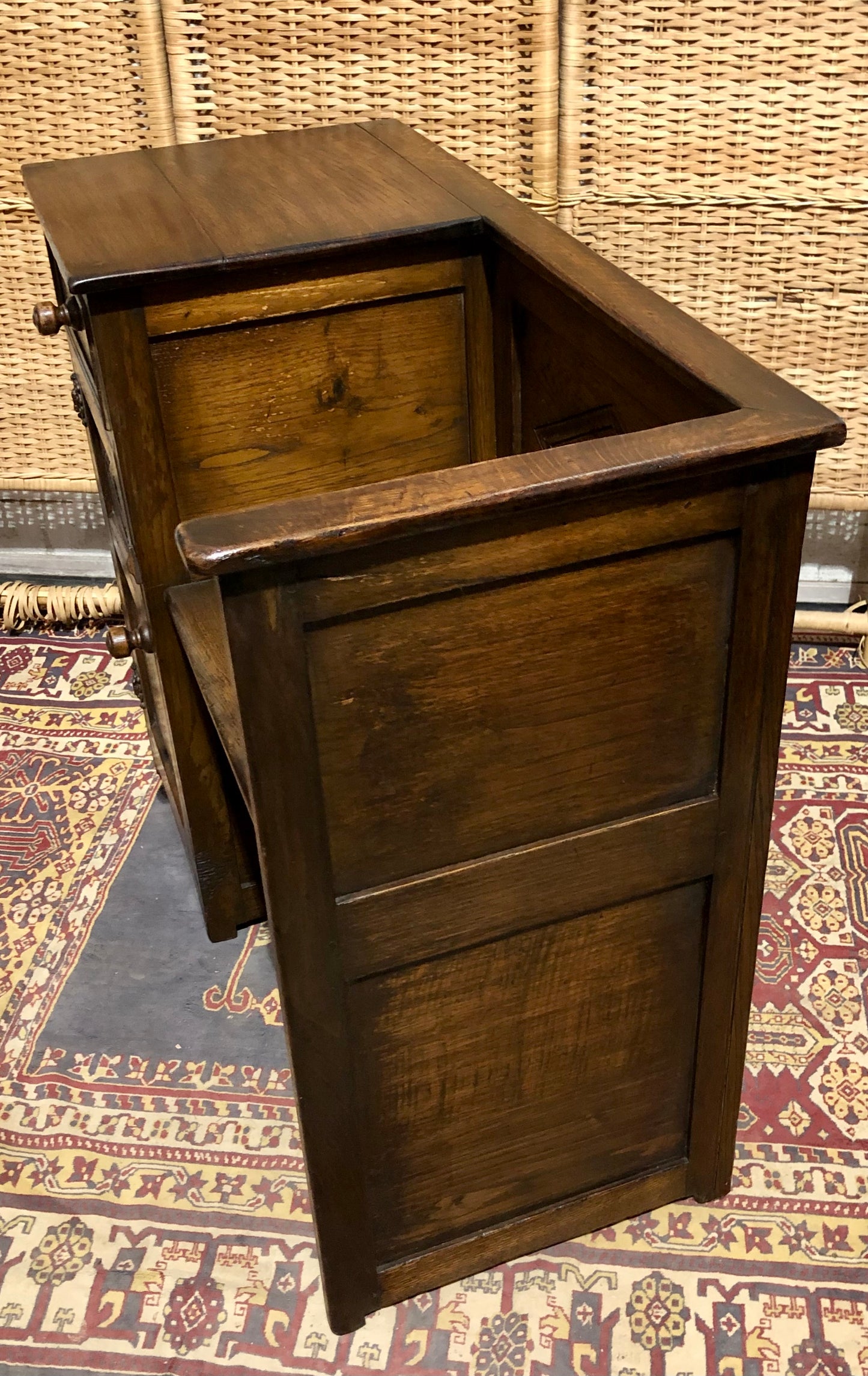 000679....Handsome Vintage Carved Oak Hall Seat