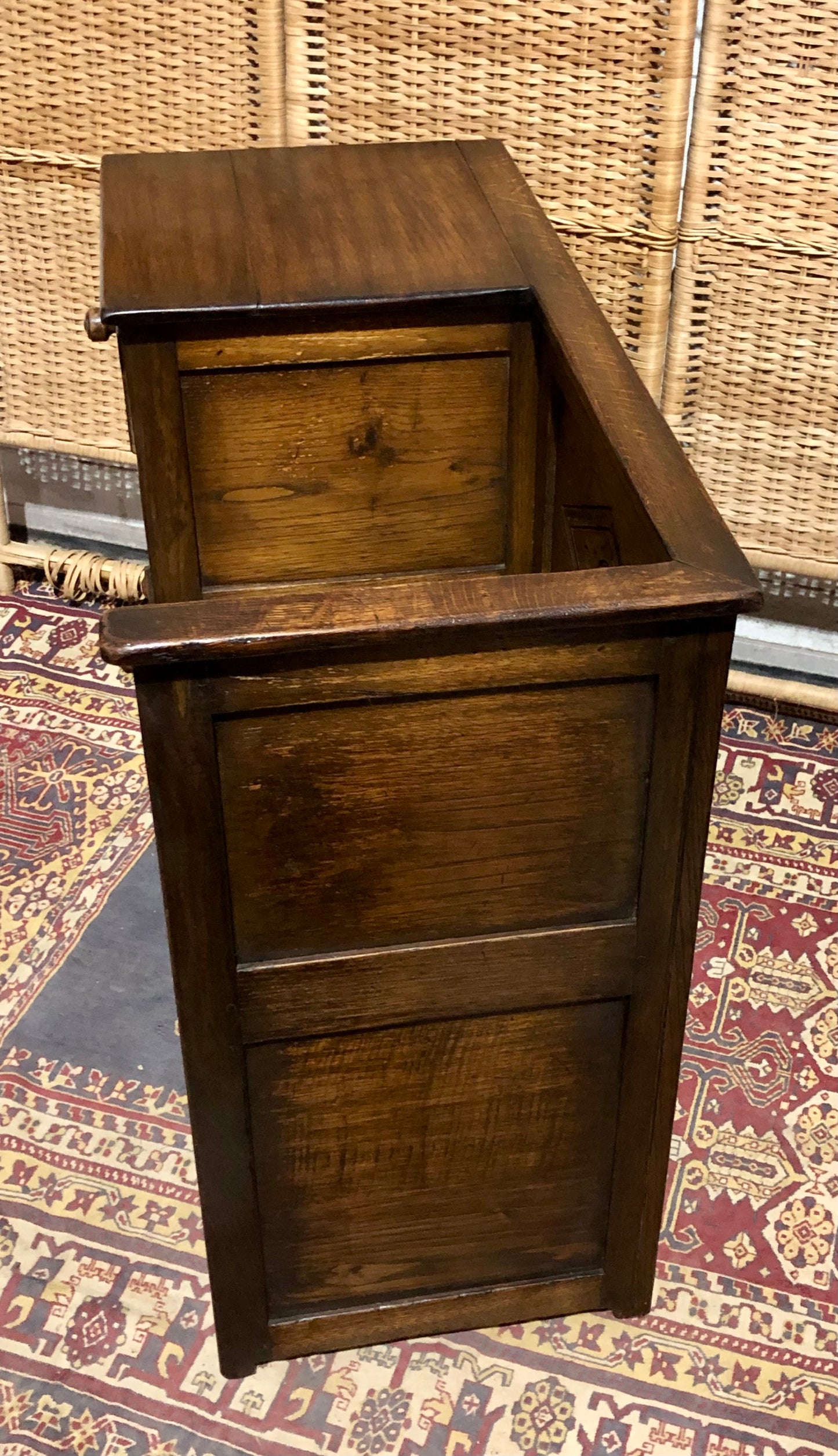 000679....Handsome Vintage Carved Oak Hall Seat