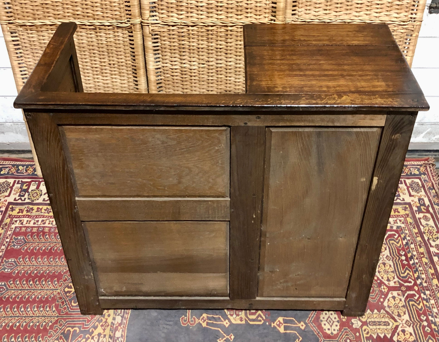 000679....Handsome Vintage Carved Oak Hall Seat
