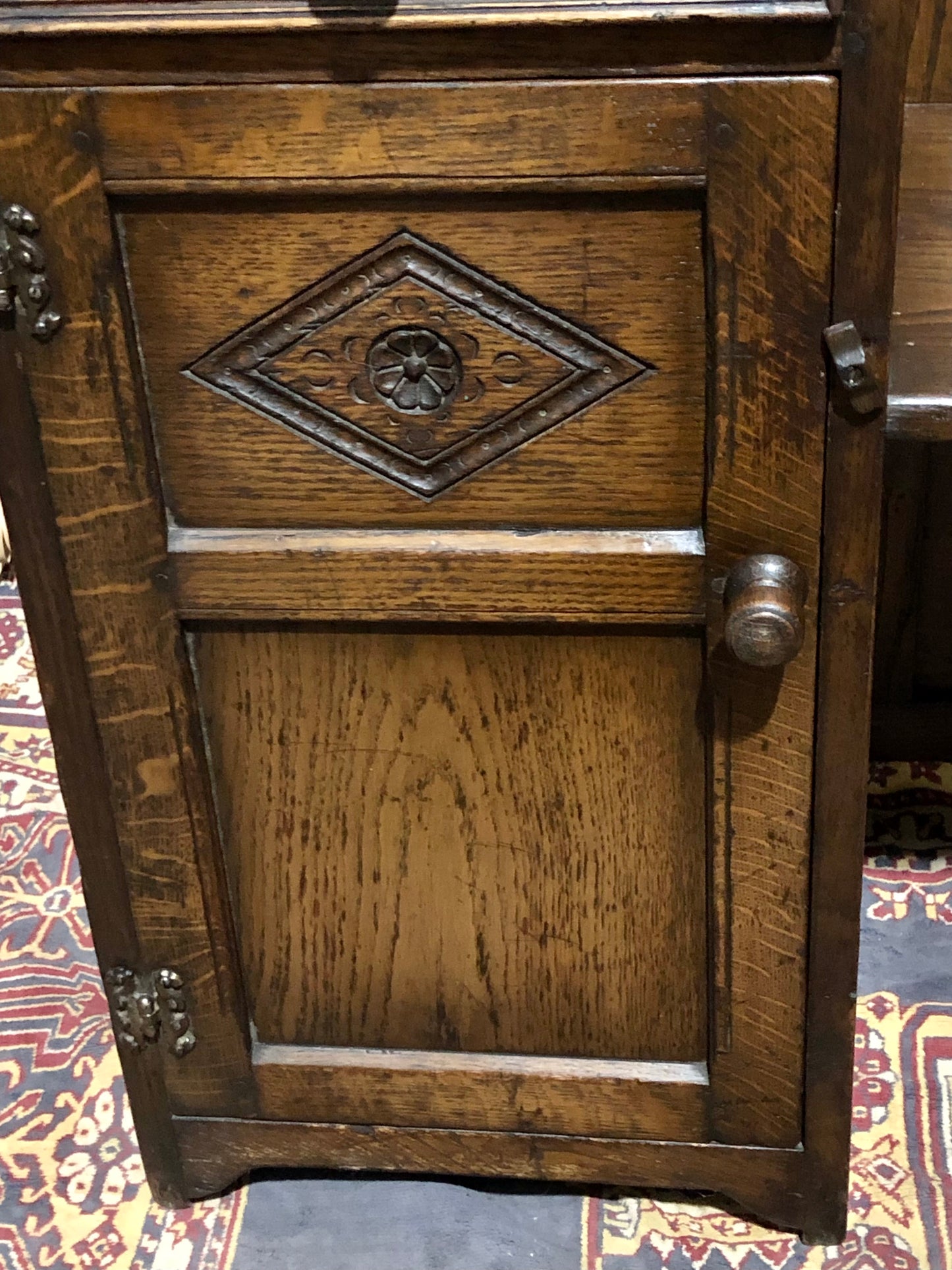 000679....Handsome Vintage Carved Oak Hall Seat