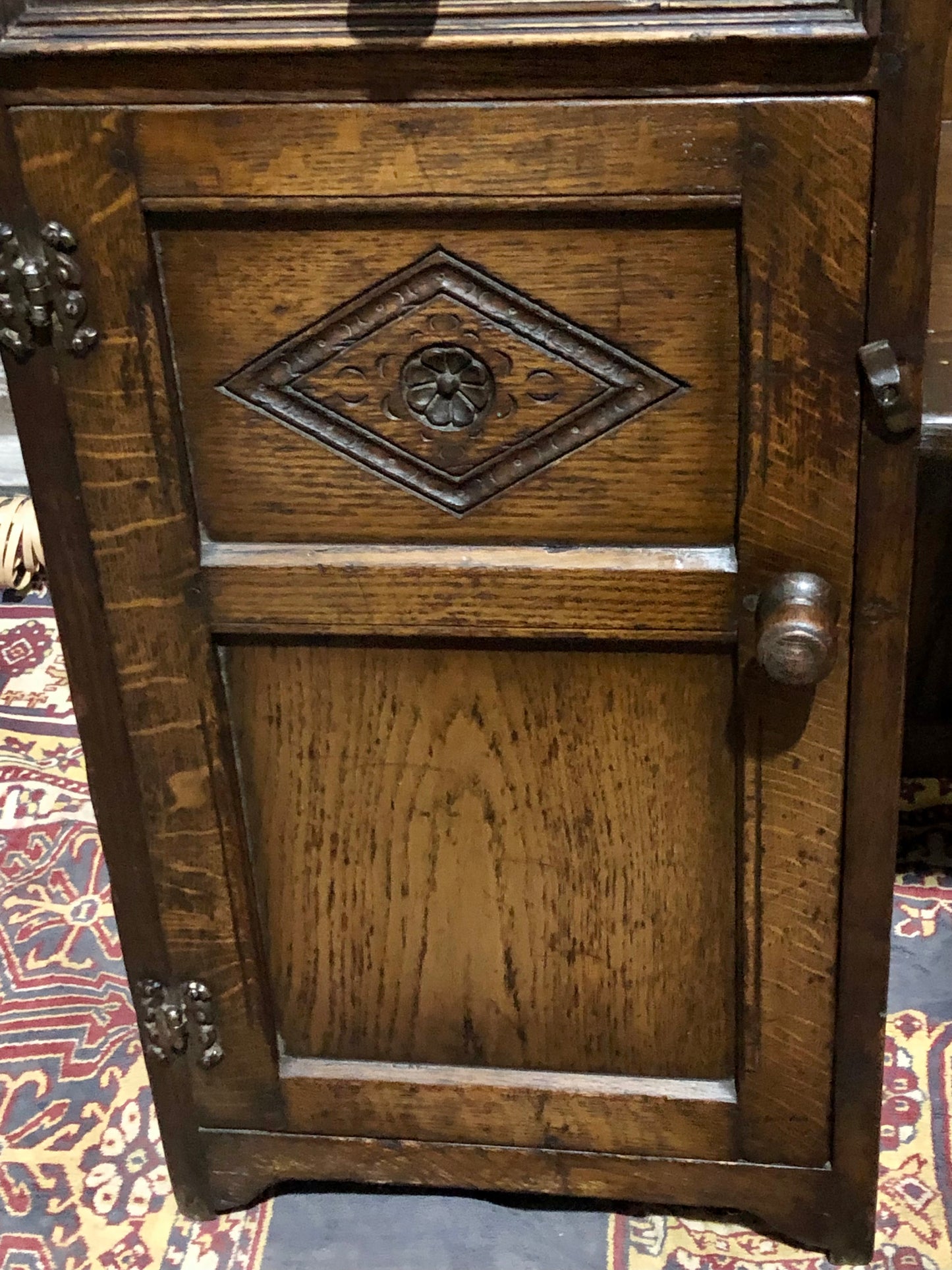 000679....Handsome Vintage Carved Oak Hall Seat