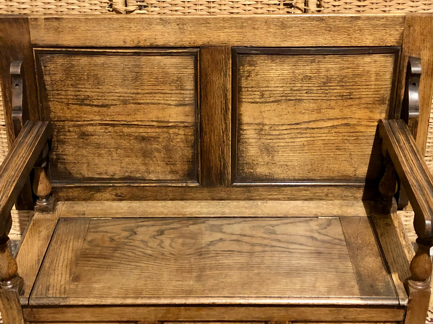 000670....Handsome Rustic Oak Monks Bench