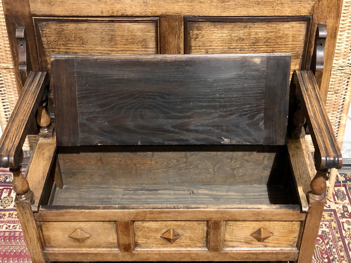 000670....Handsome Rustic Oak Monks Bench
