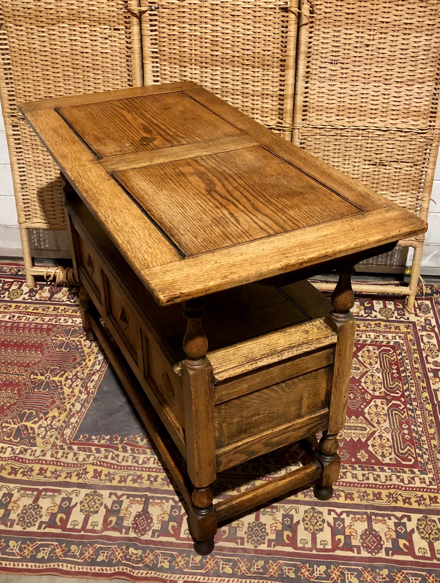 000670....Handsome Rustic Oak Monks Bench