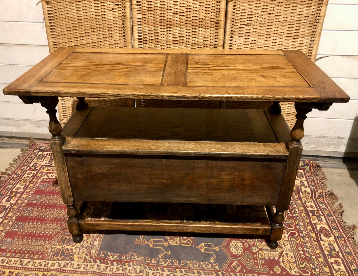 000670....Handsome Rustic Oak Monks Bench