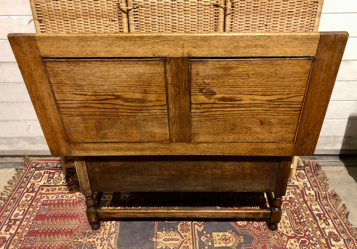 000670....Handsome Rustic Oak Monks Bench