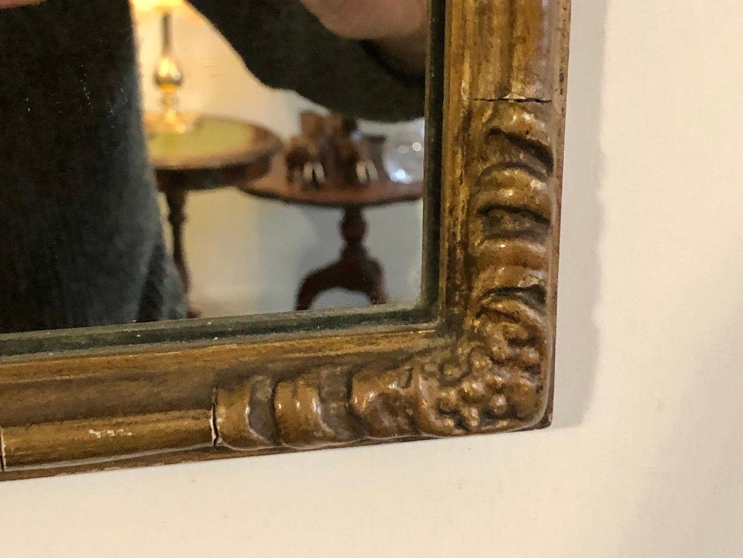 000678....Handsome Decorative Vintage Wall Mirror