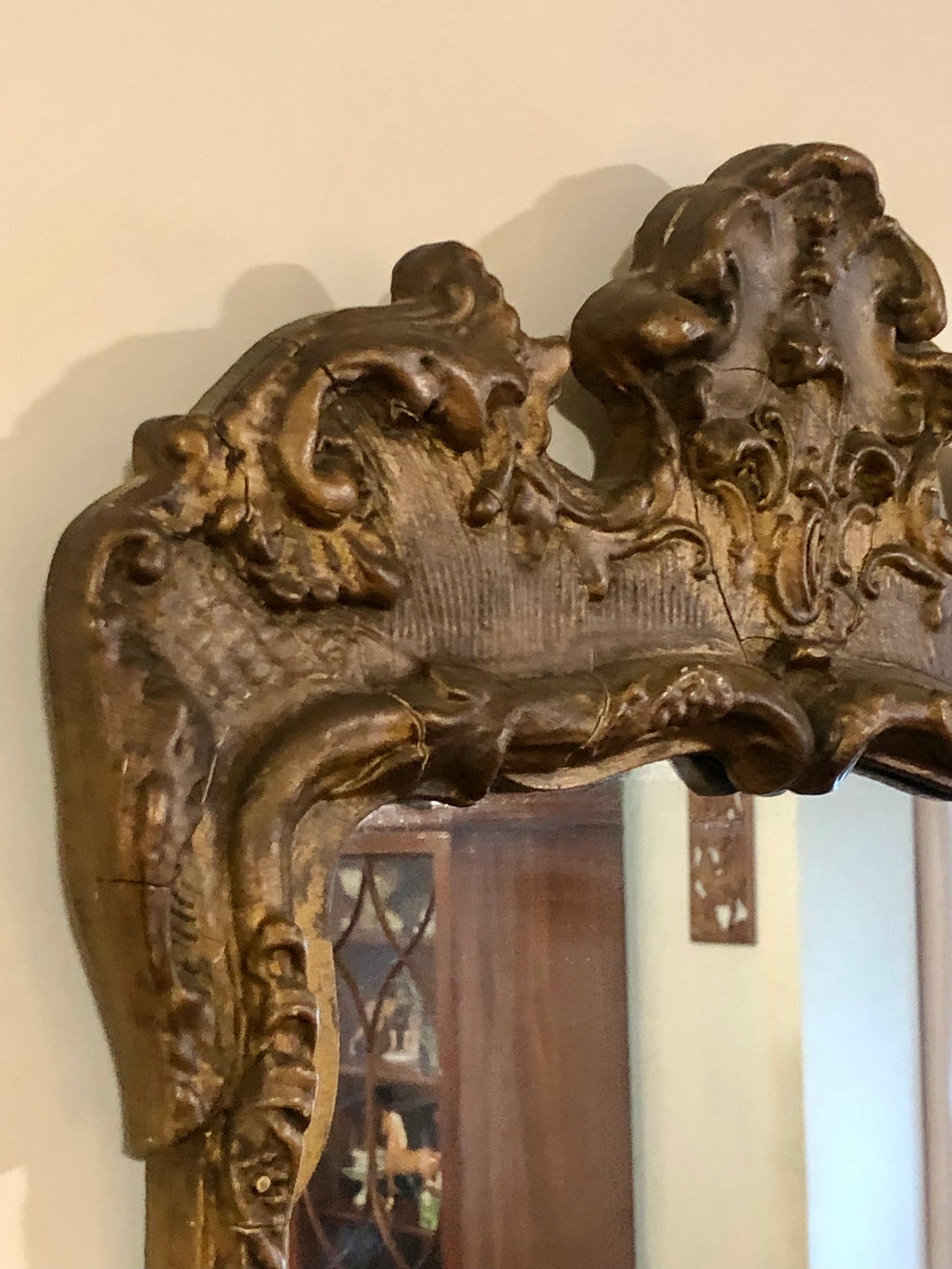 000678....Handsome Decorative Vintage Wall Mirror