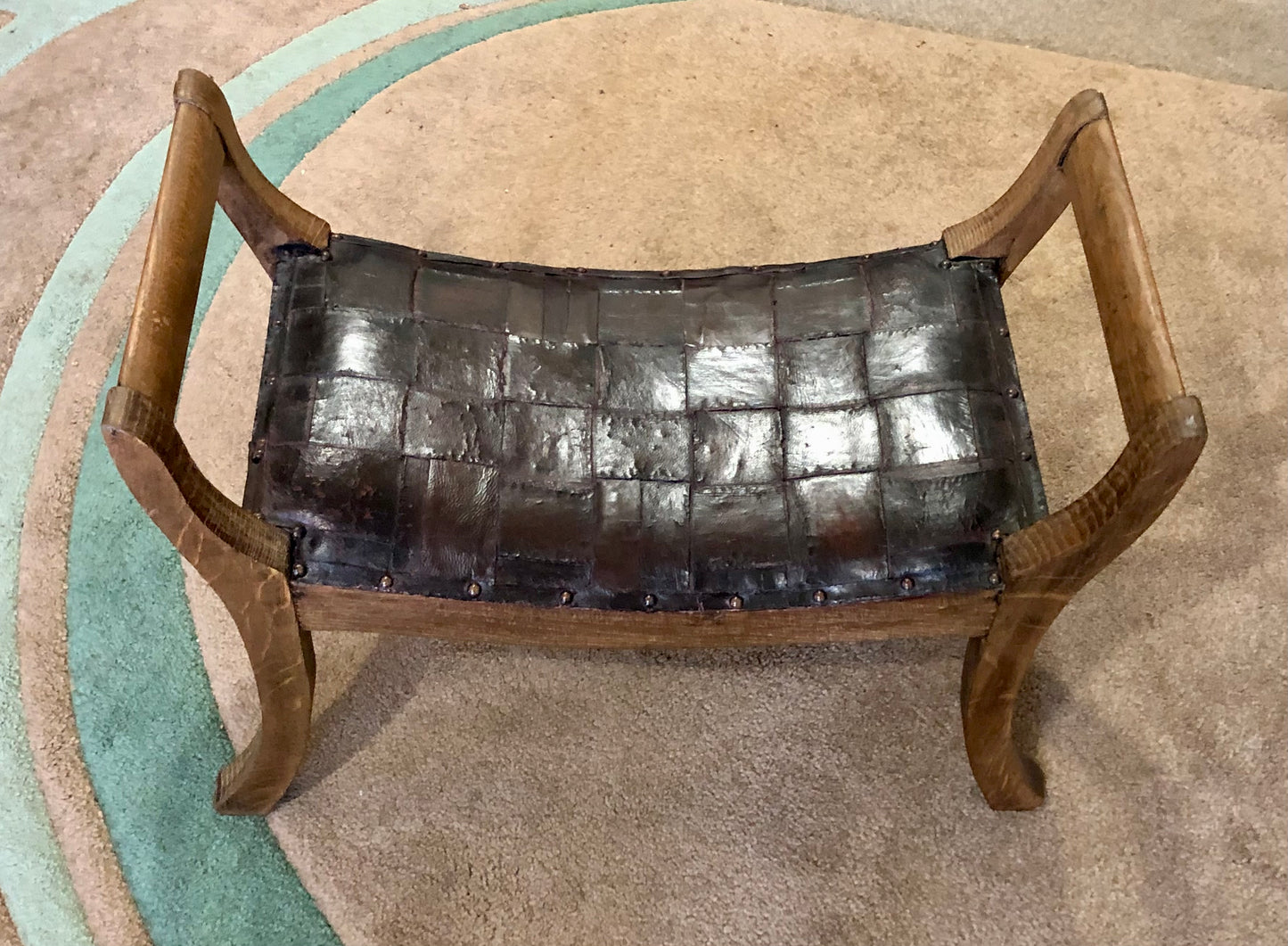000673....Handsome Rare Arts And Crafts Oak Stool
