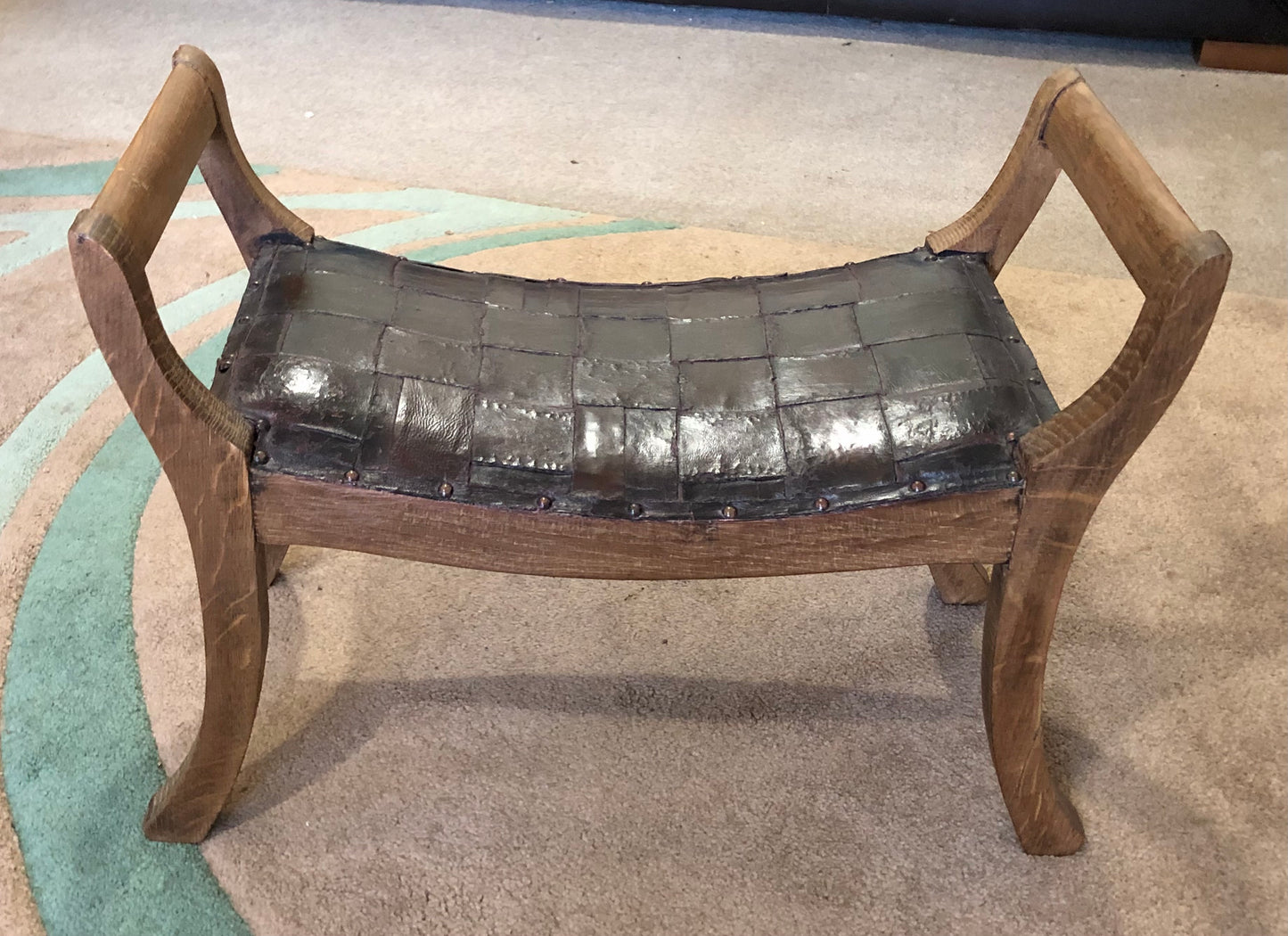 000673....Handsome Rare Arts And Crafts Oak Stool