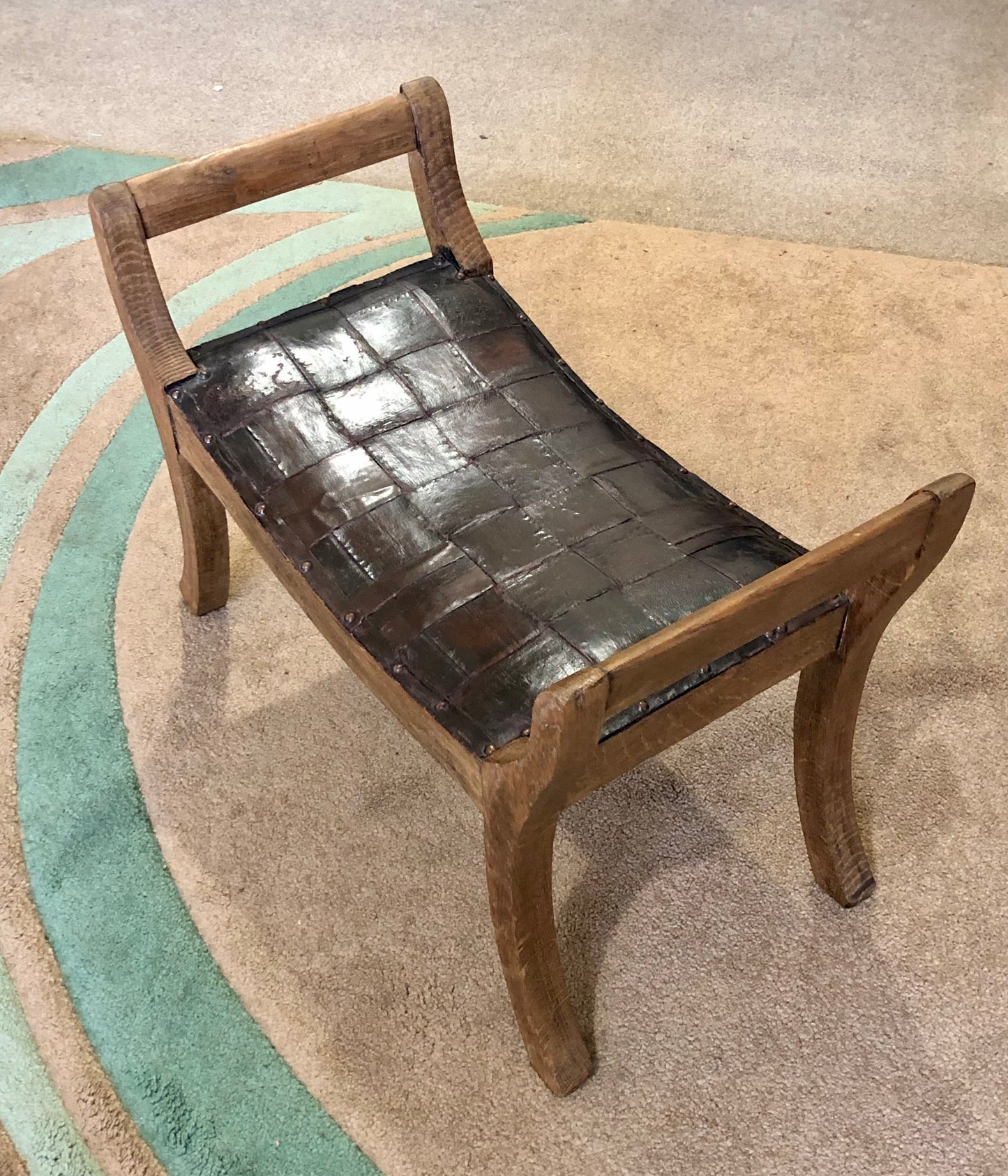 000673....Handsome Rare Arts And Crafts Oak Stool